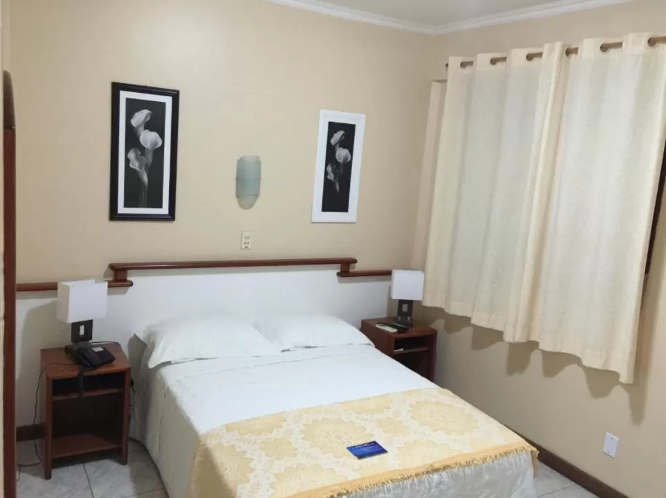 Photo of the whole room, Bed in Fares Turis Hotel