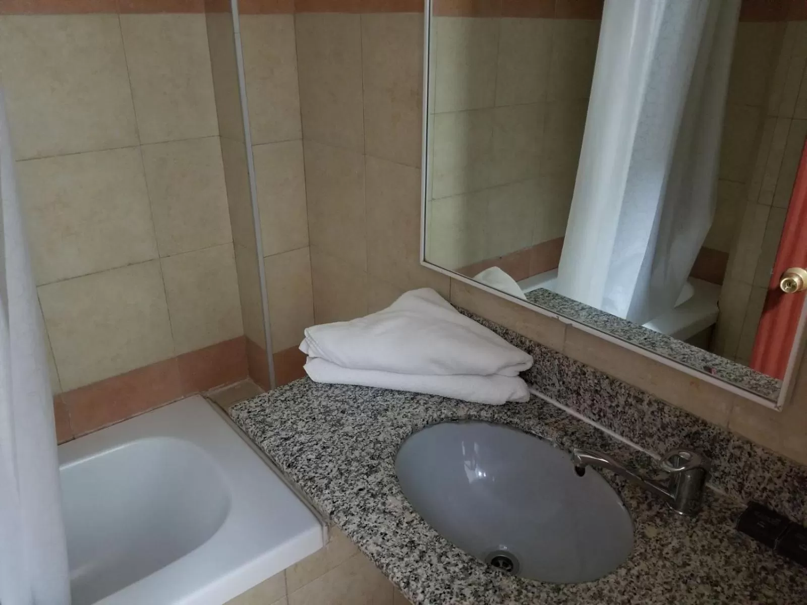 Bathroom in Hotel Maman