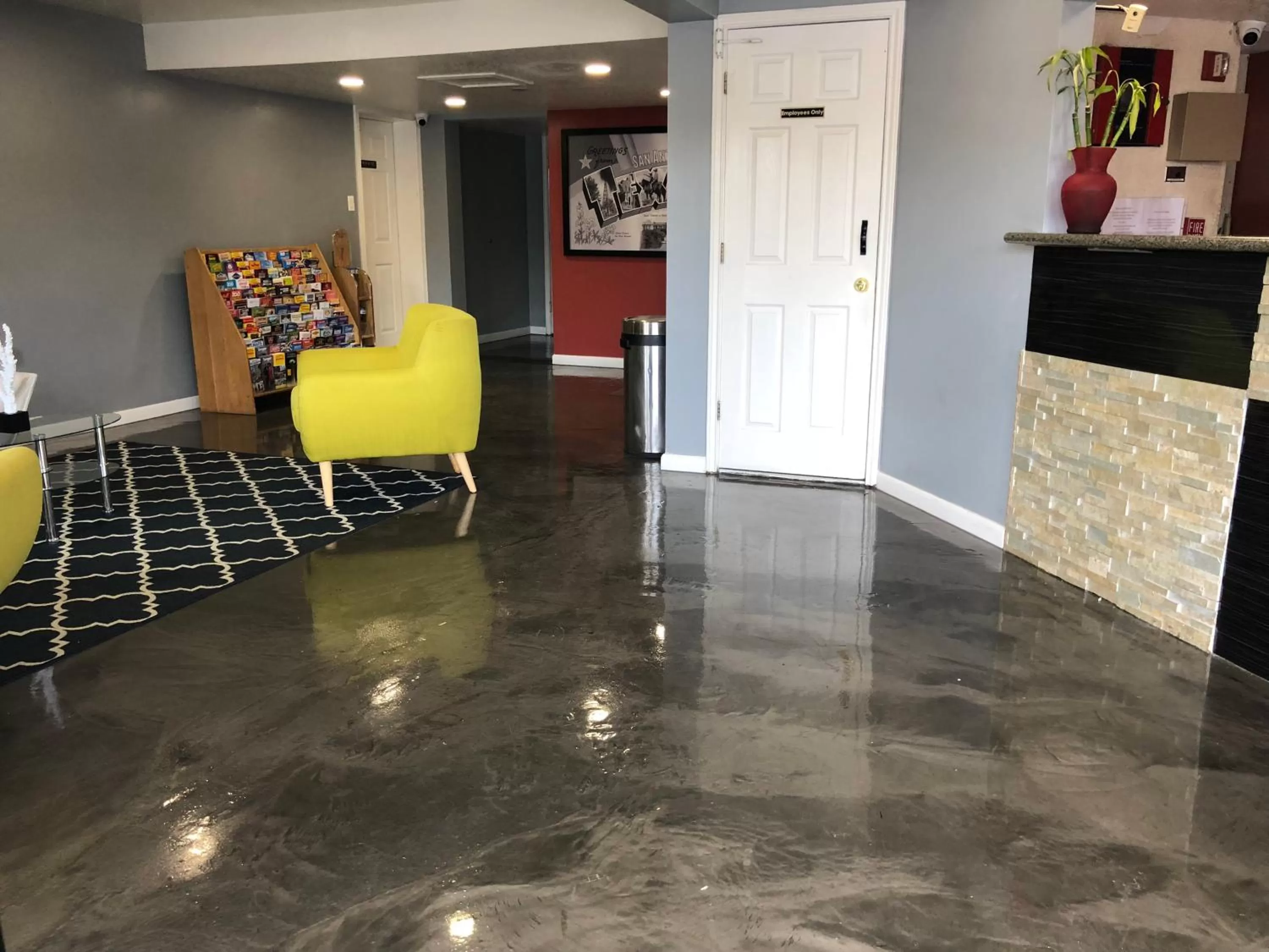 Lobby or reception in Super 8 by Wyndham San Antonio Pearl District Downtown