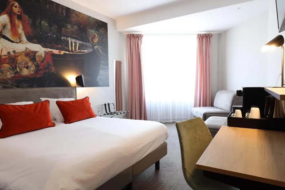 Bed in Hôtel la Capelle Millau