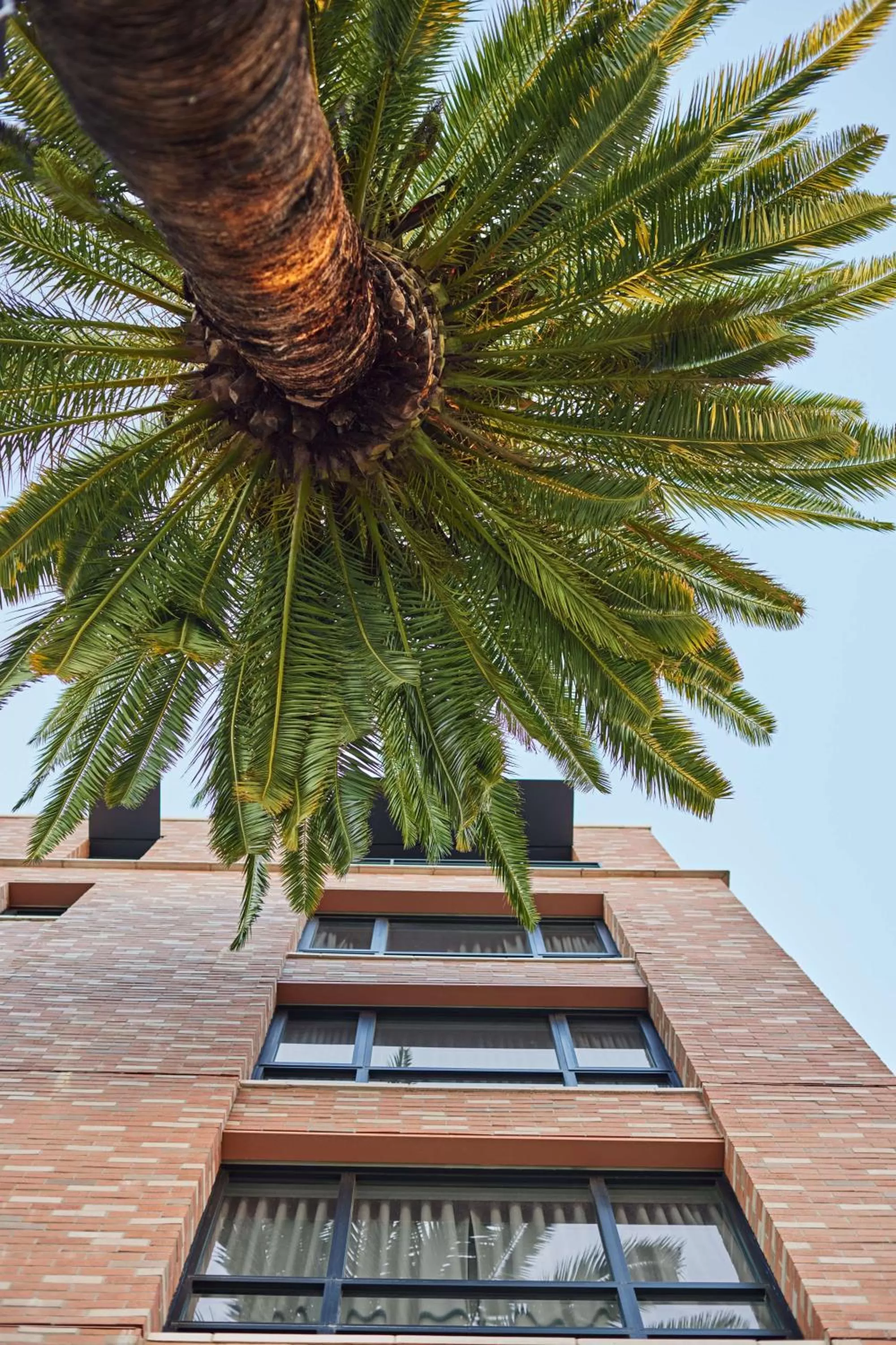 Property building in Tapestry By Hilton The Fort Sutter Hotel Sacramento, Ca