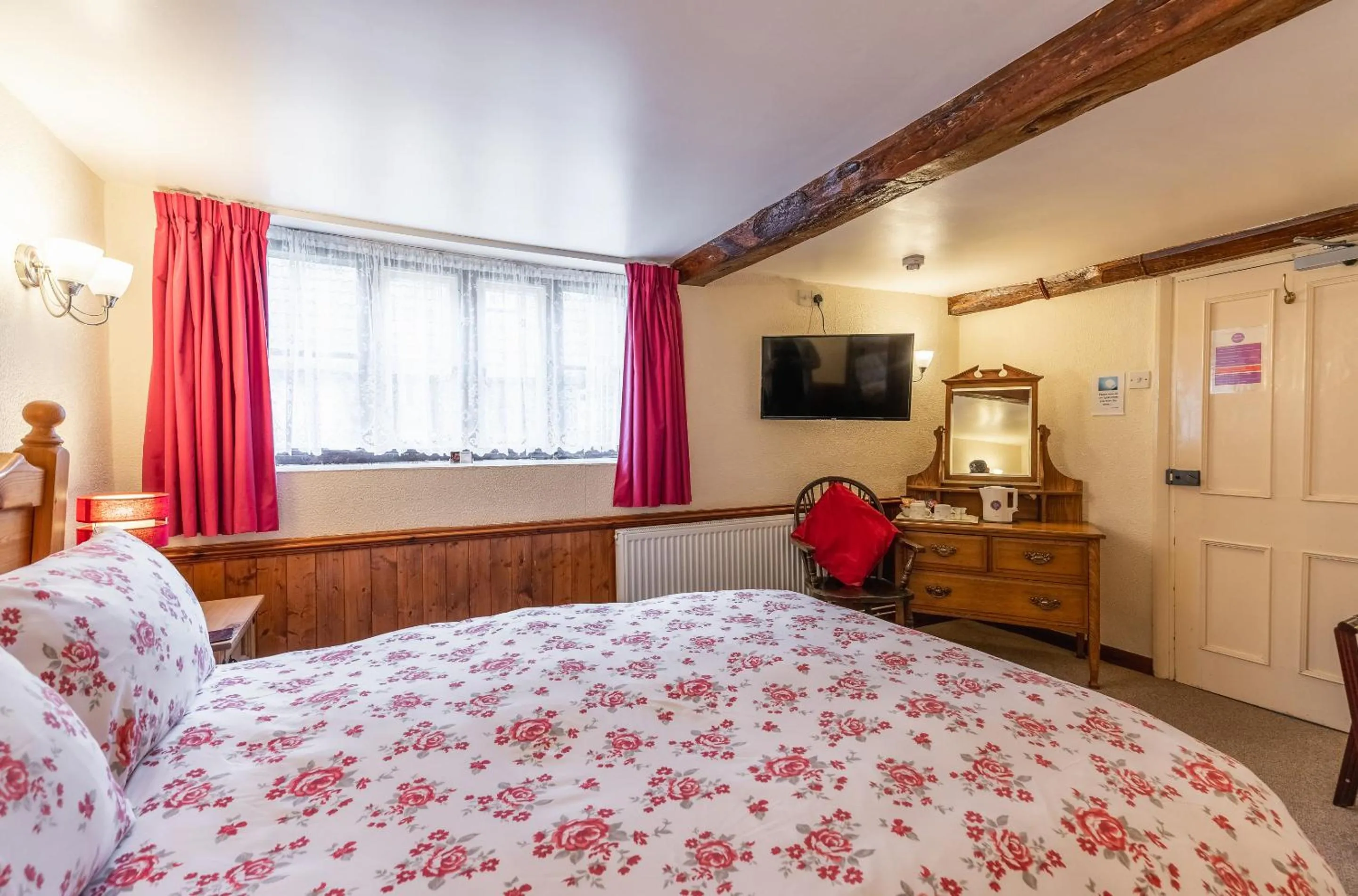 Bedroom, Bed in Yallands Farmhouse
