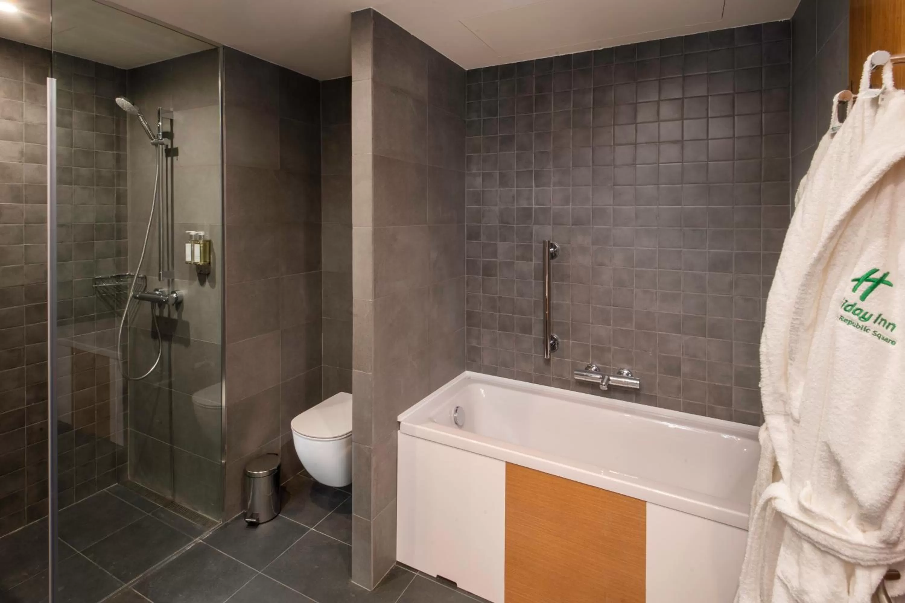 Photo of the whole room in Holiday Inn Yerevan - Republic Square by IHG