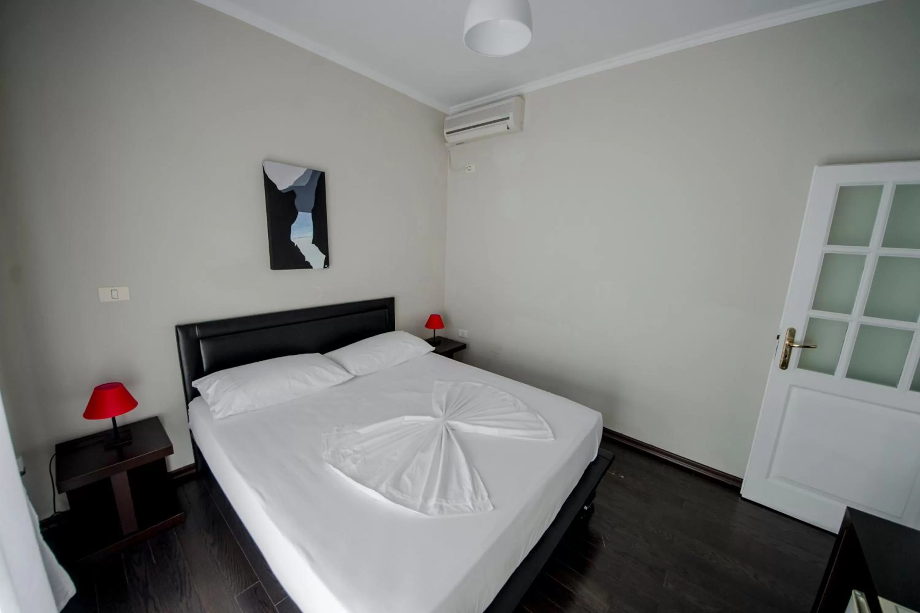 Bed, Room Photo in Kadrisa Hotel