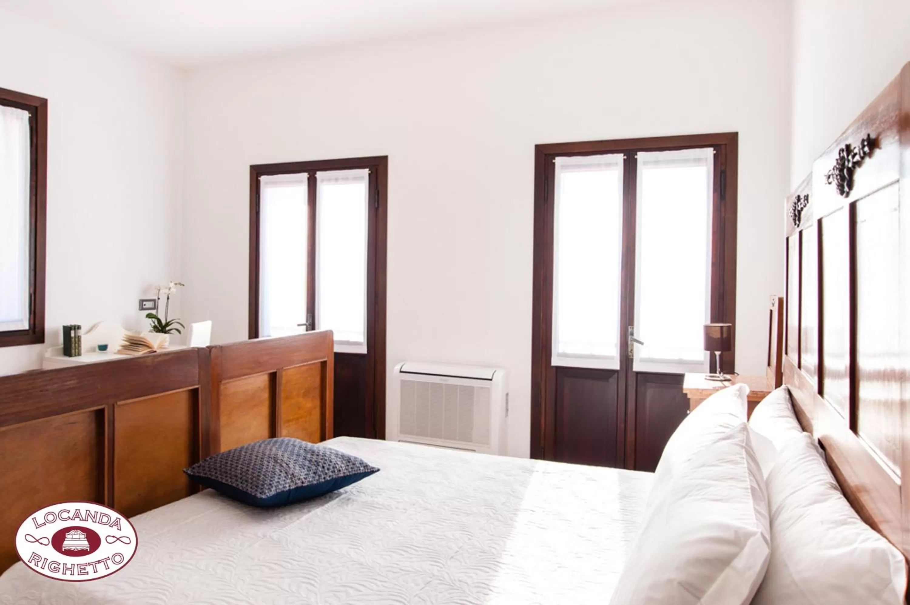 Photo of the whole room, Bed in LOCANDA RIGHETTO