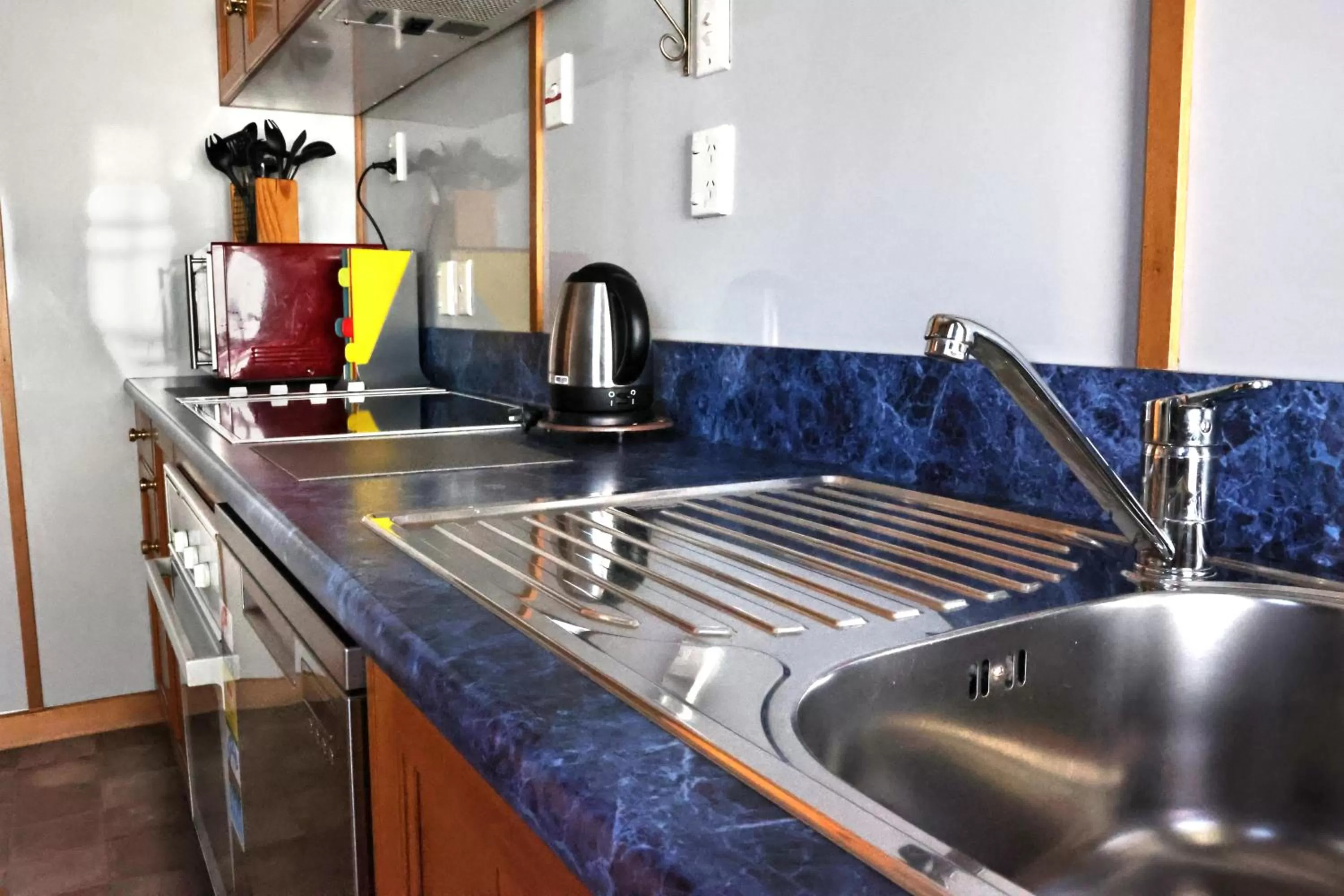 Baywatch Motor Lodge