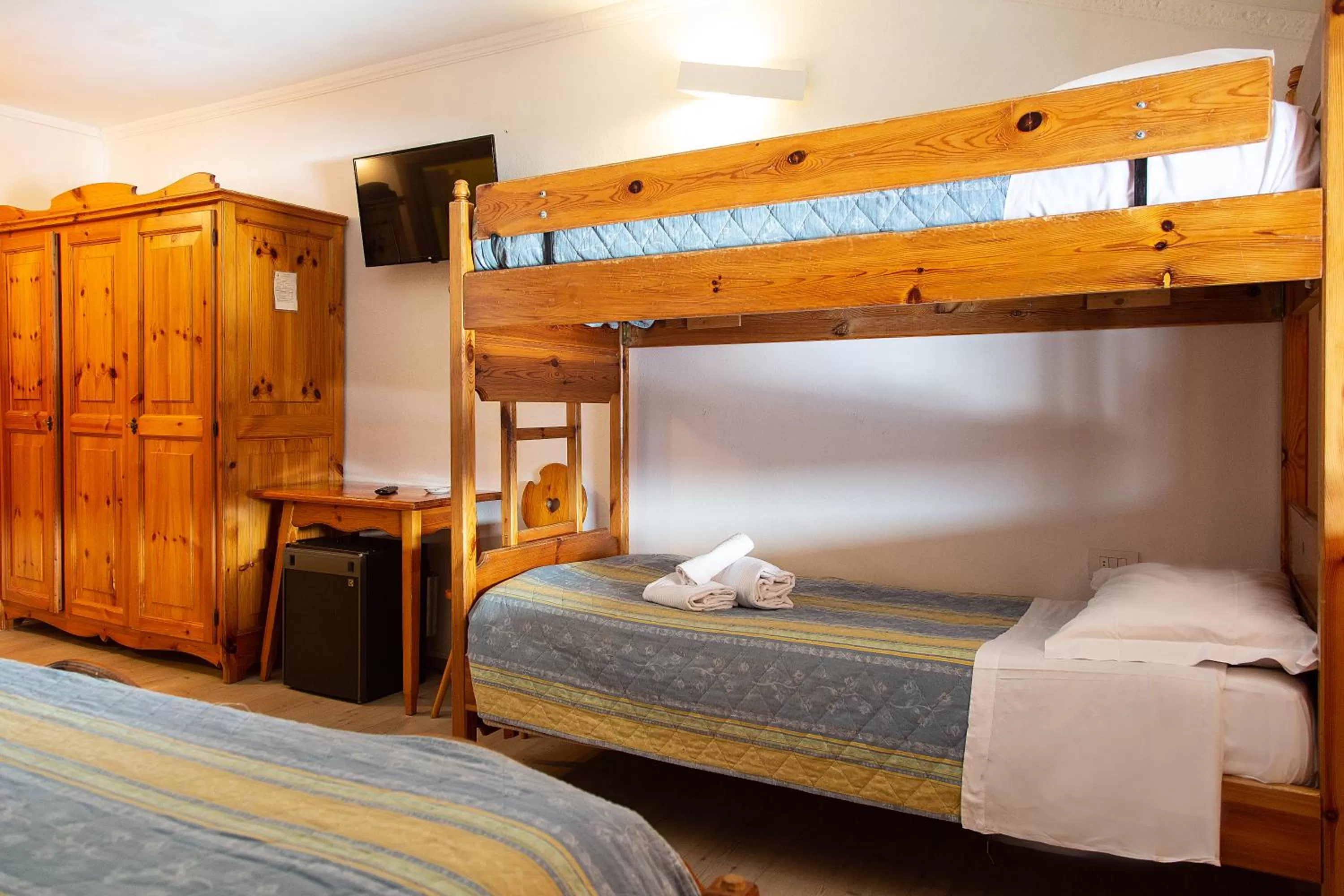 bunk bed, Bed in Hotel Villaggio Nevada