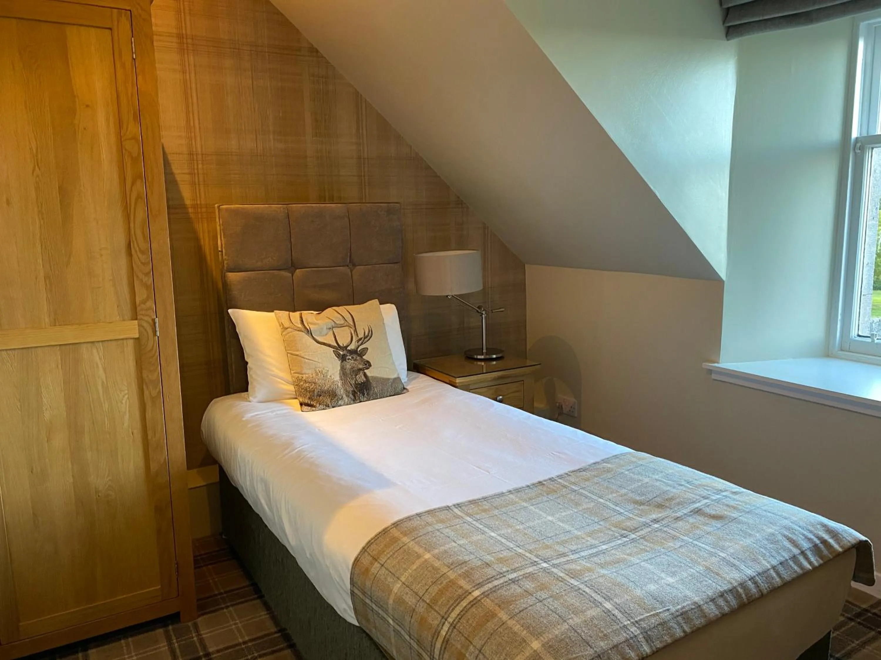 Bedroom, Bed in Boat Country Inn and Restaurant