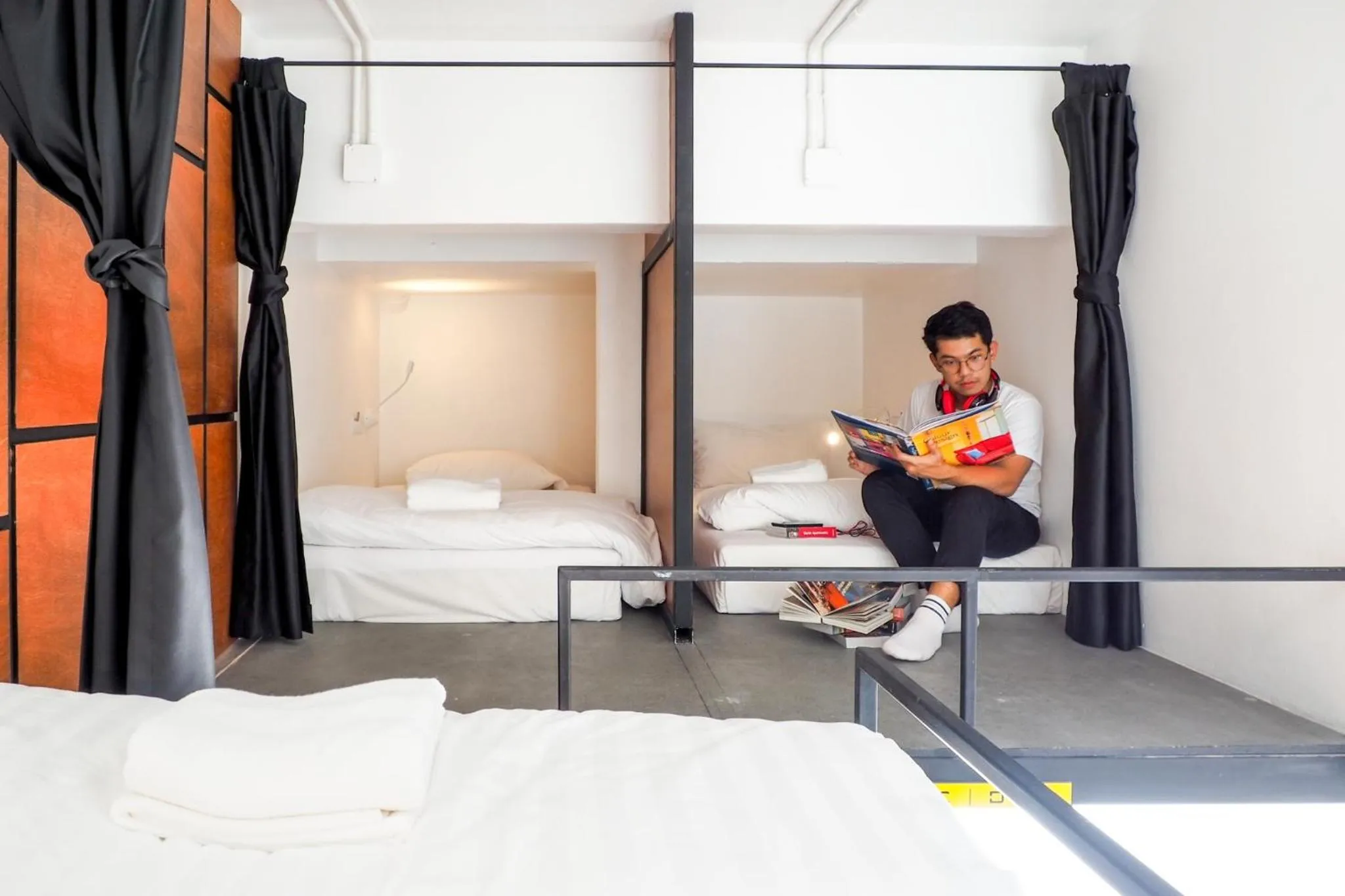 Staff, Bed in Book a Bed Poshtel - SHA Plus