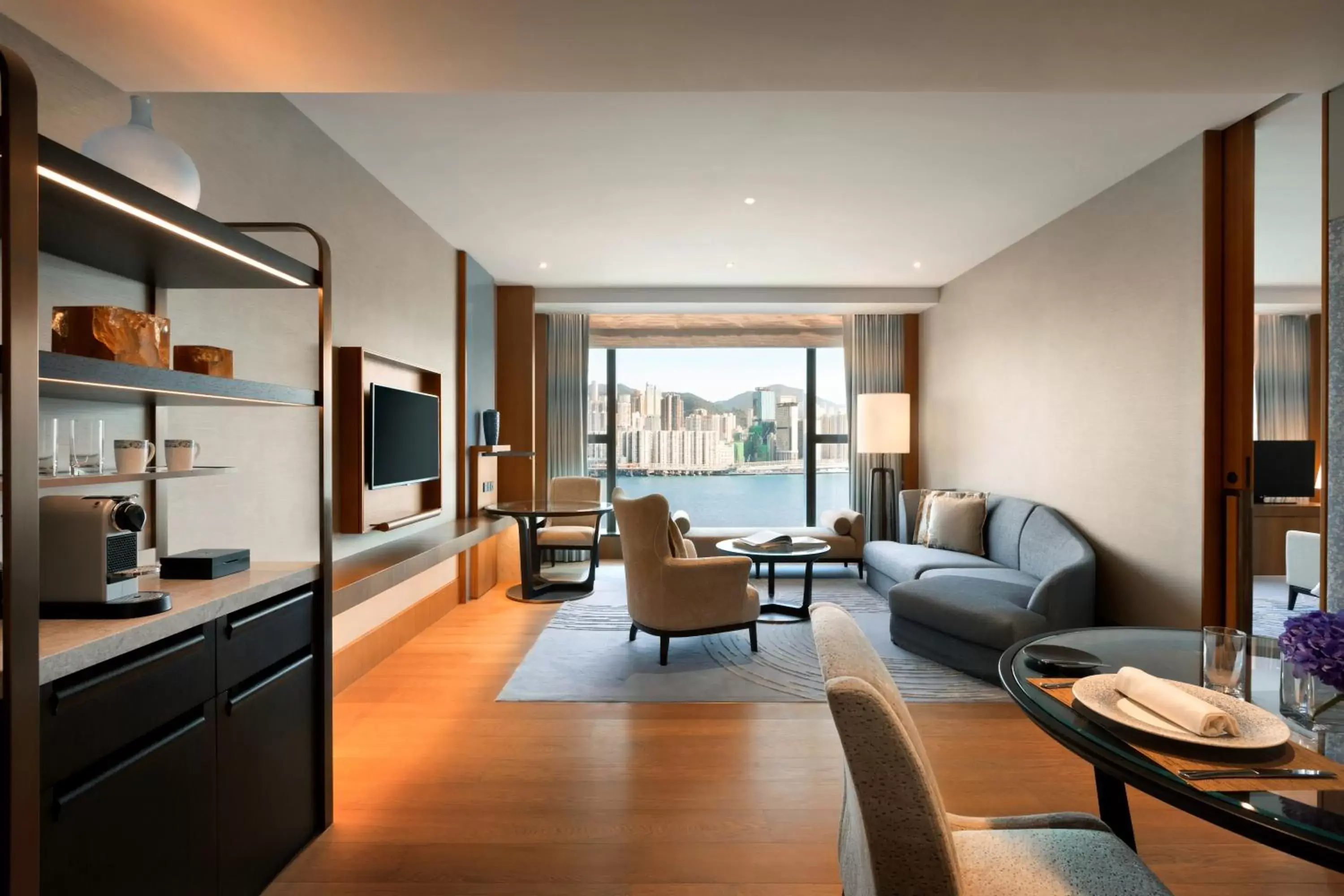 Executive King Suite with Sea View in Kerry Hotel Hong Kong by Shangri-la Executive King Suite with Sea View in Kerry Hotel Hong Kong by Shangri-la