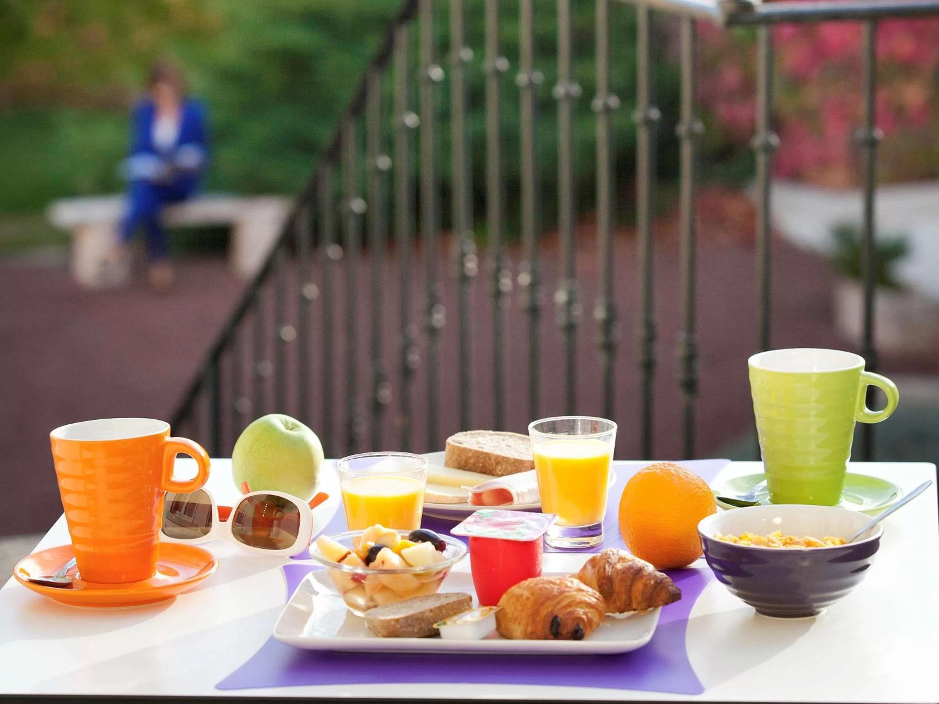 Restaurant/places to eat in ibis Styles Roanne Centre Gare