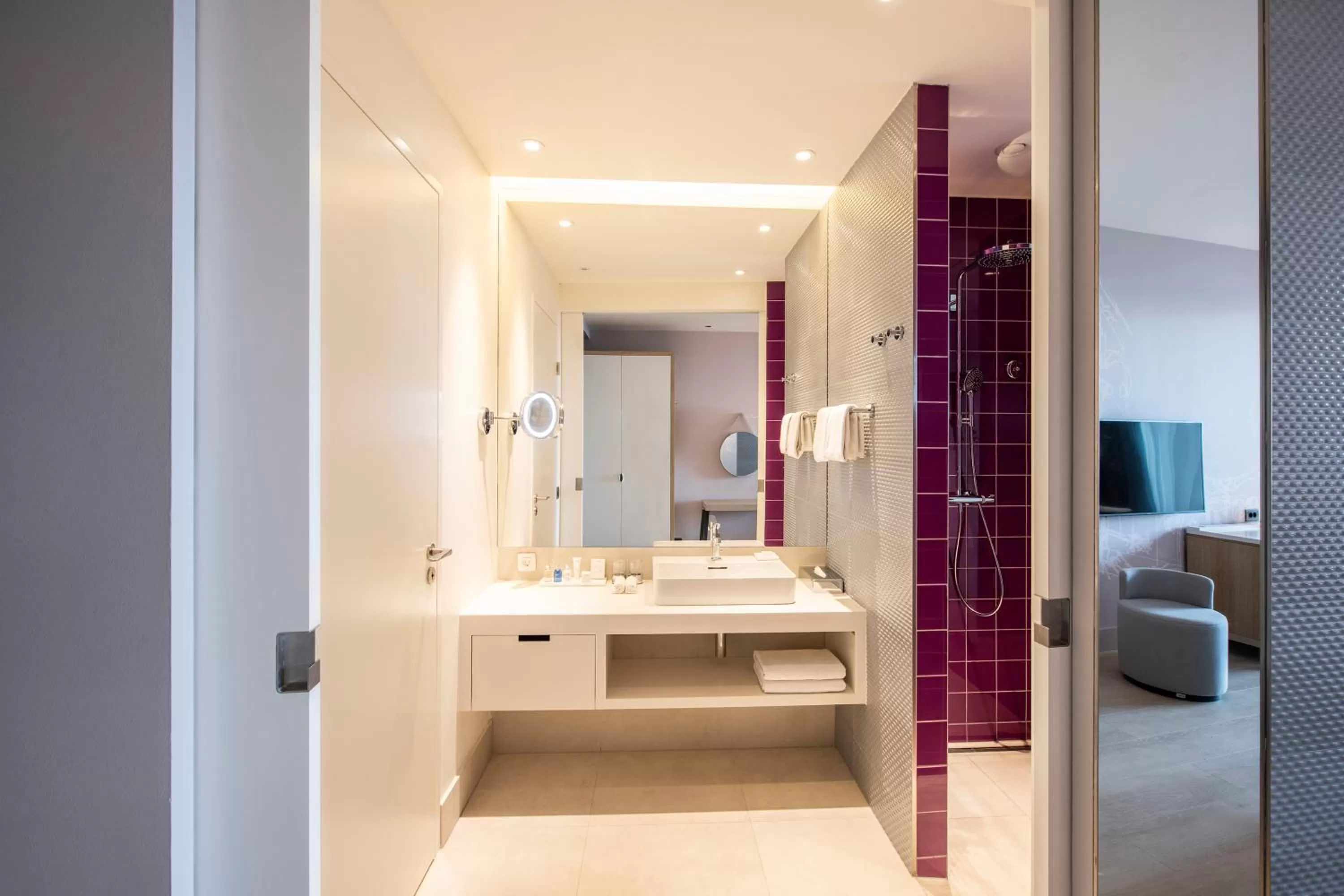 Shower in Radisson Blu Resort & Spa