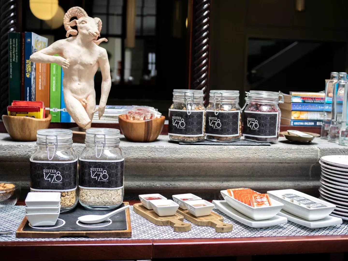 Buffet breakfast in Suites 1478