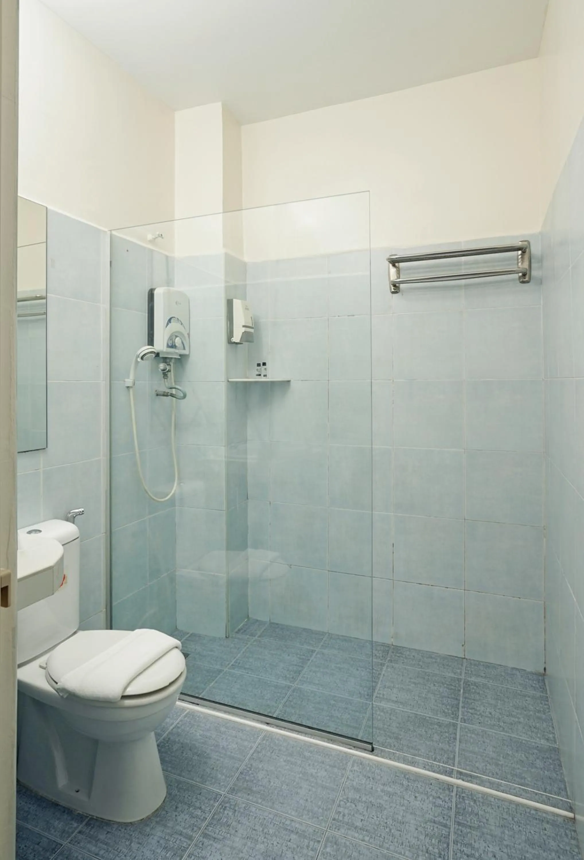 Bathroom in RJ Hotel Kulai