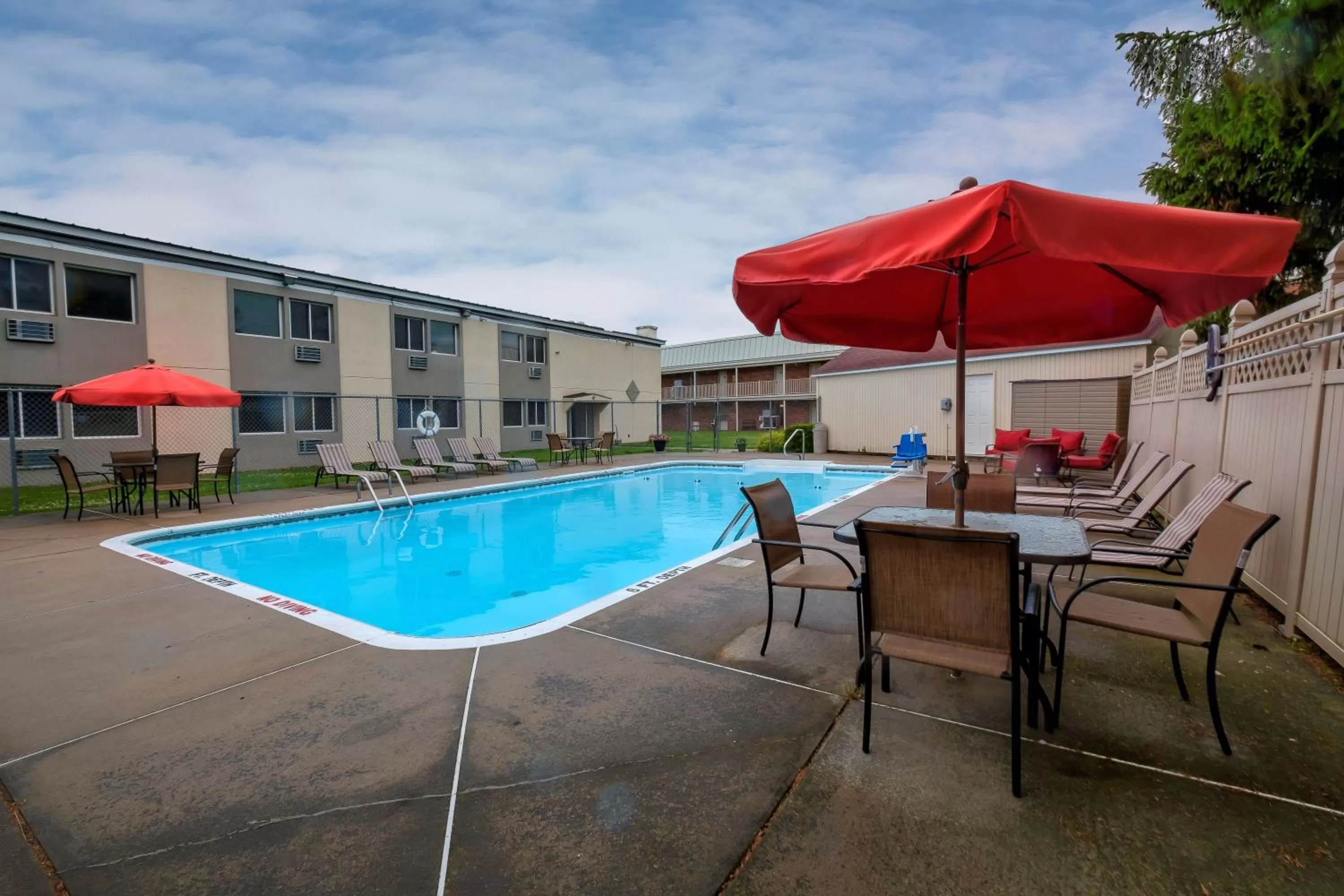 Swimming pool in Red Roof Inn and Suites Herkimer