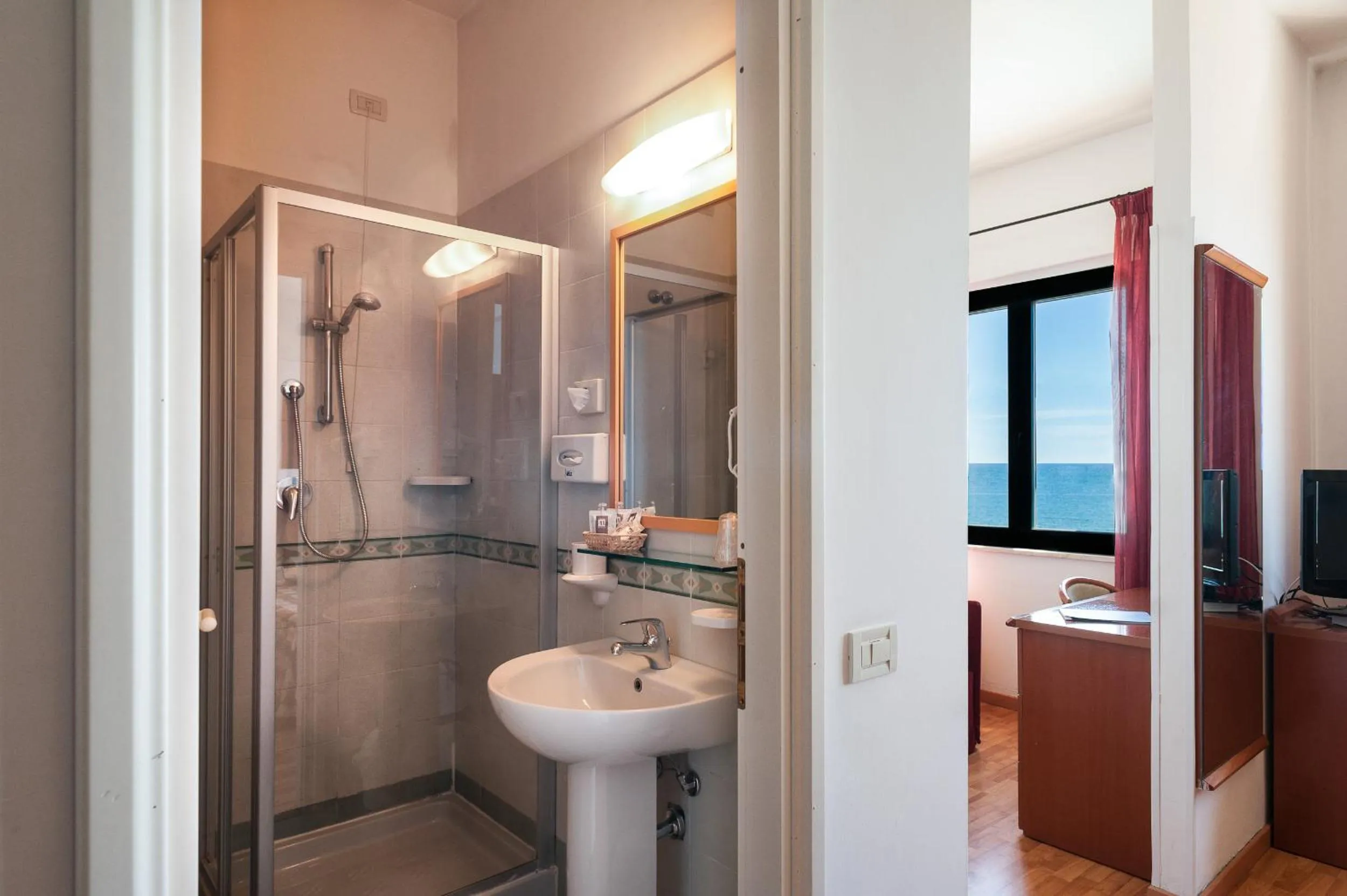 Bathroom in Hotel Brigantino Non Dista