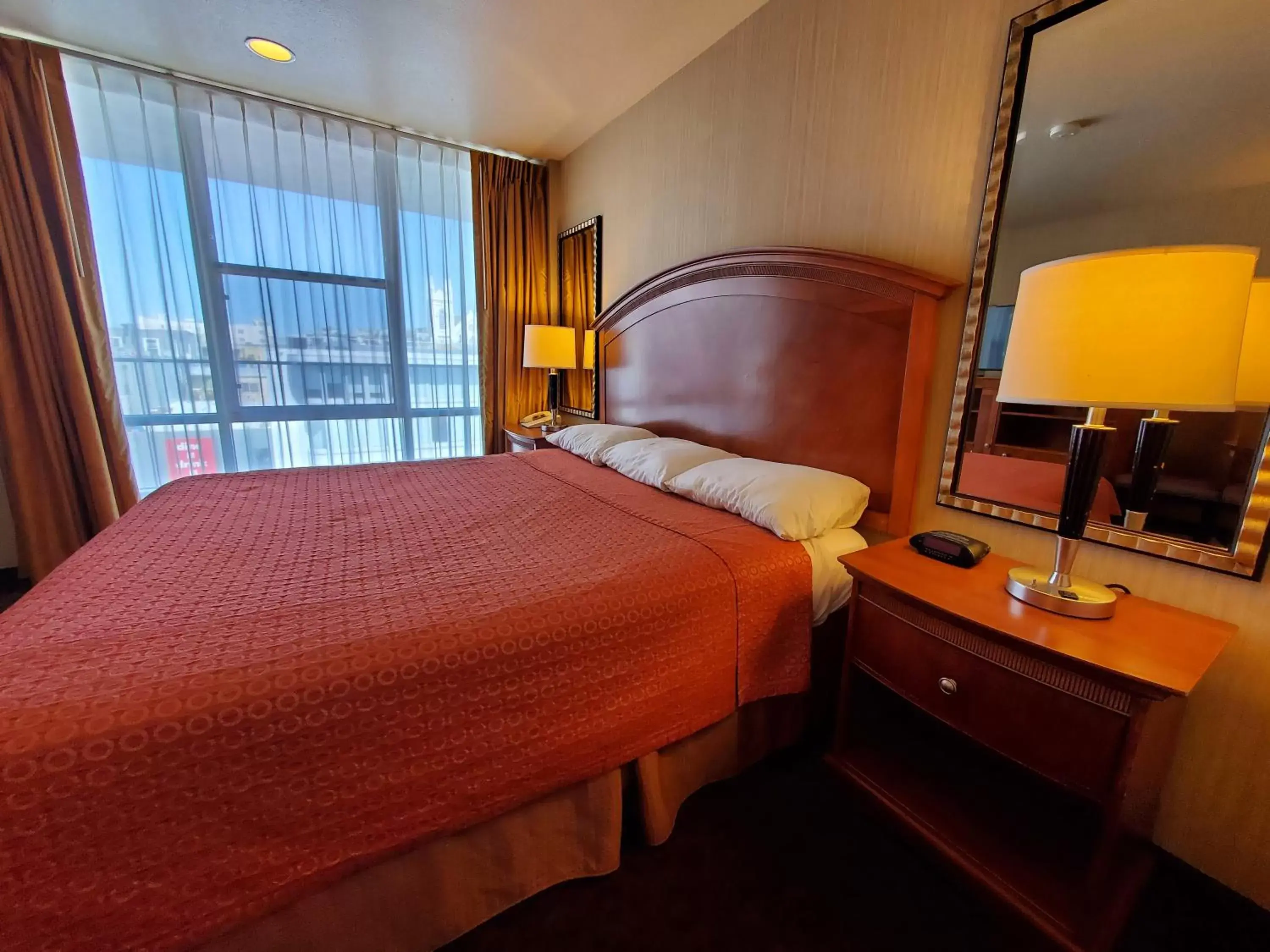 King Room in Royal Pacific Motor Inn King Room in Royal Pacific Motor Inn