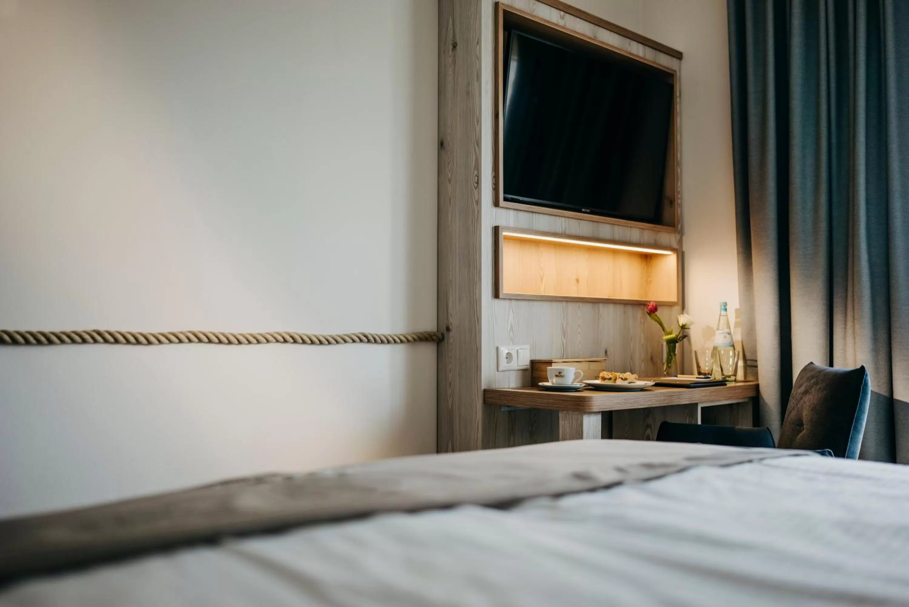 Photo of the whole room, Bed in Hotel Alter Muschelsaal