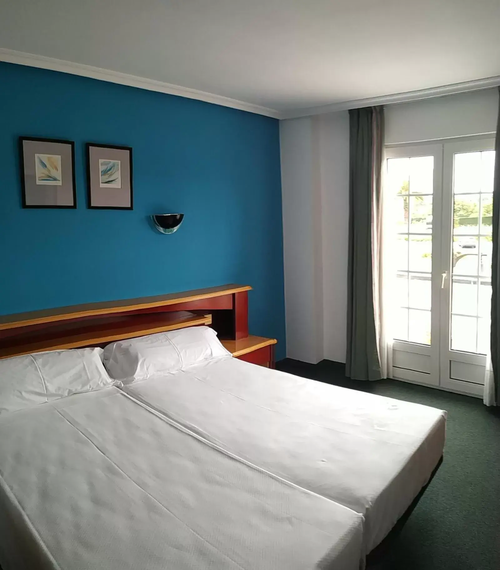 Superior Twin Room in HOTEL LA CAMPANA Superior Twin Room in HOTEL LA CAMPANA