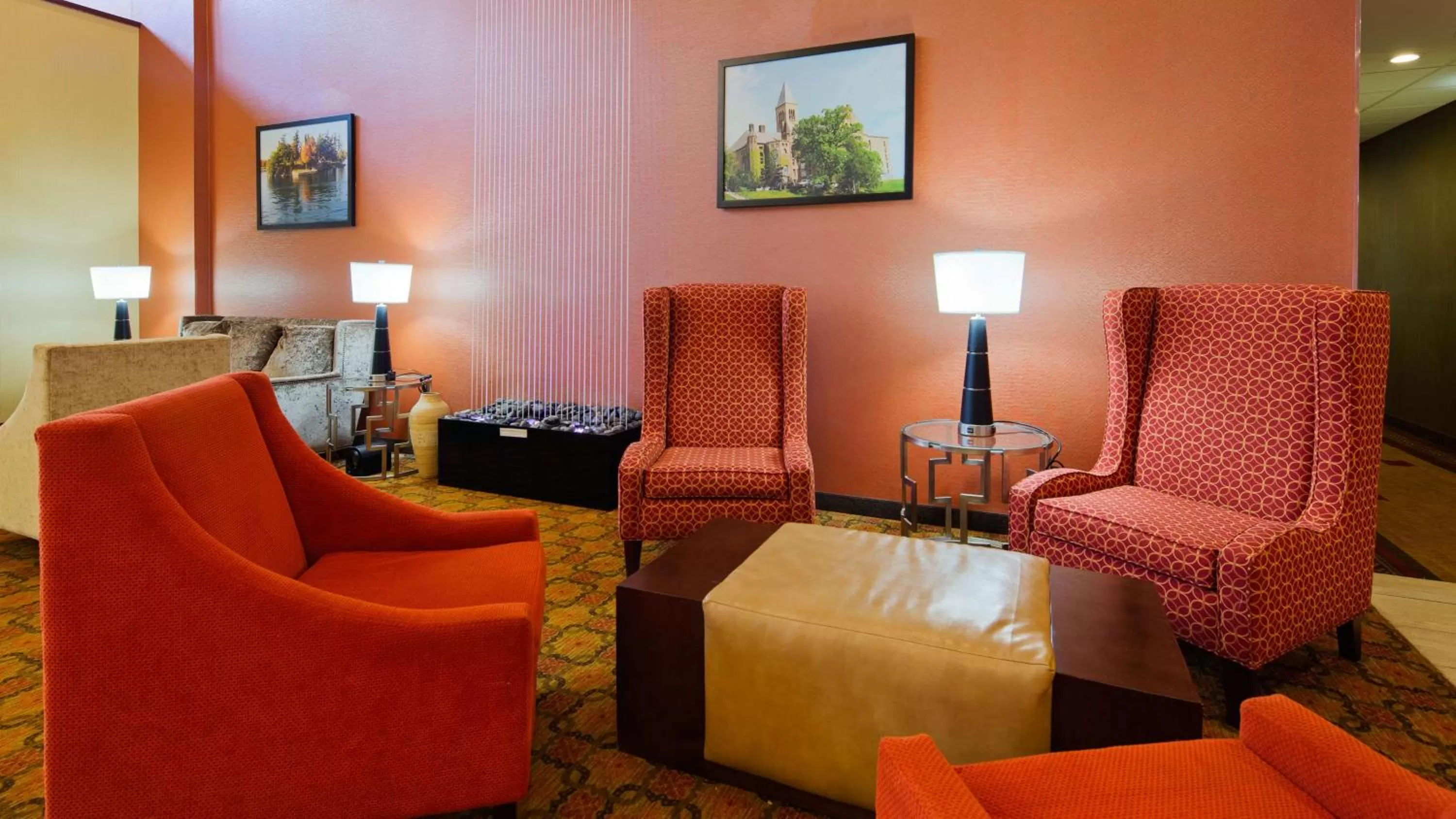 Lobby or reception, Seating Area in Best Western Plus Finger Lakes Inn & Suites