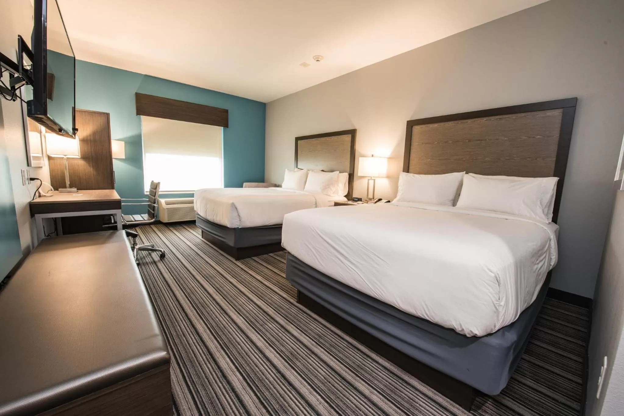 Photo of the whole room, Bed in Holiday Inn Express & Suites Houston - Hobby Airport Area by IHG