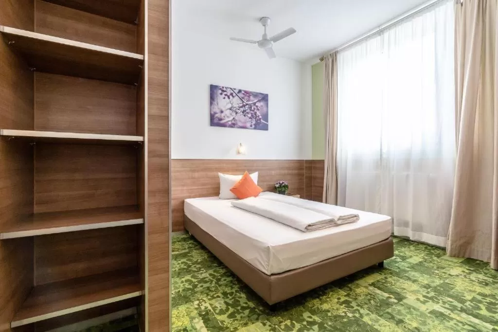 Property building, Bed in 24seven Apartments - Self Check-IN