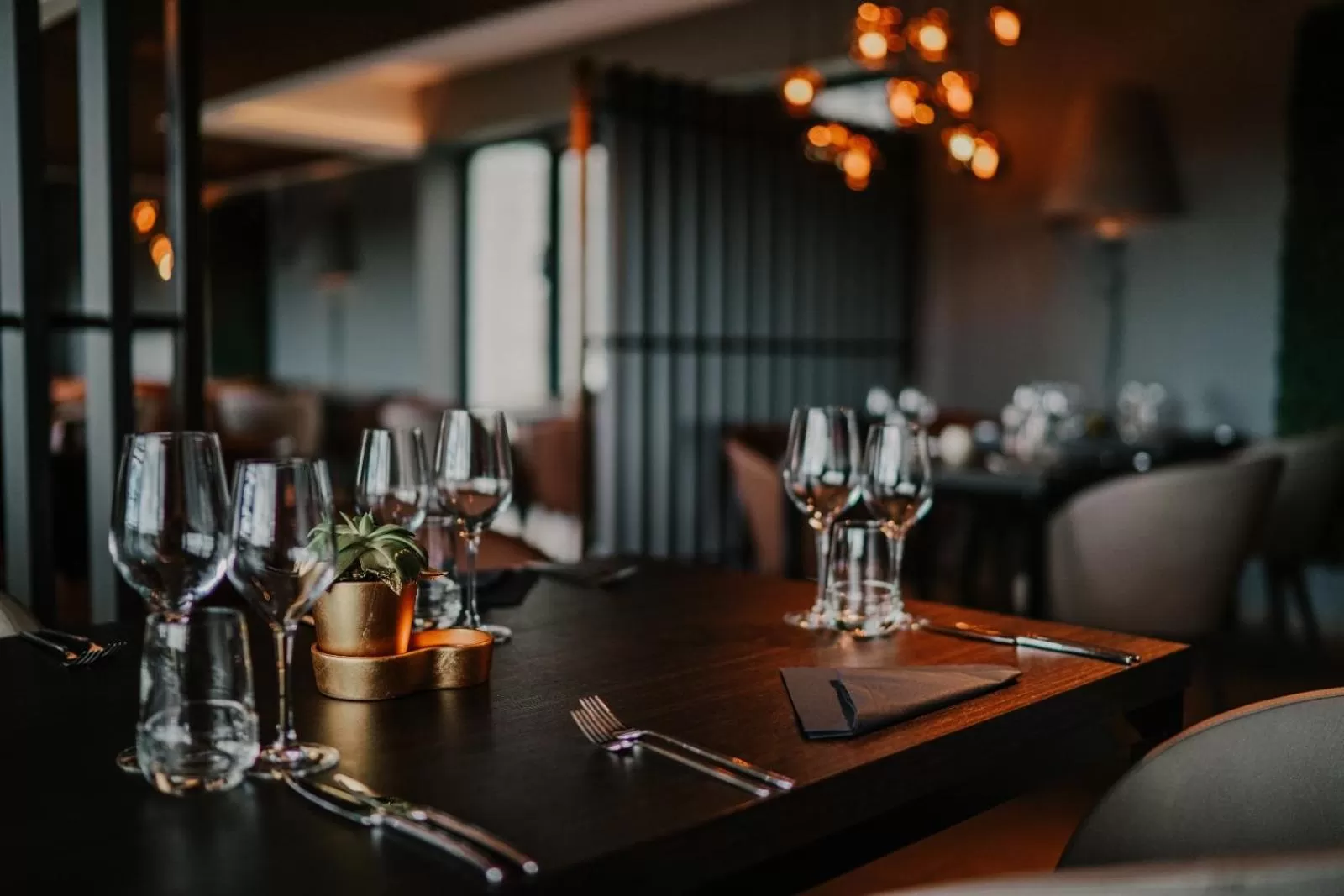 Restaurant/places to eat in Hôtel Five Nations