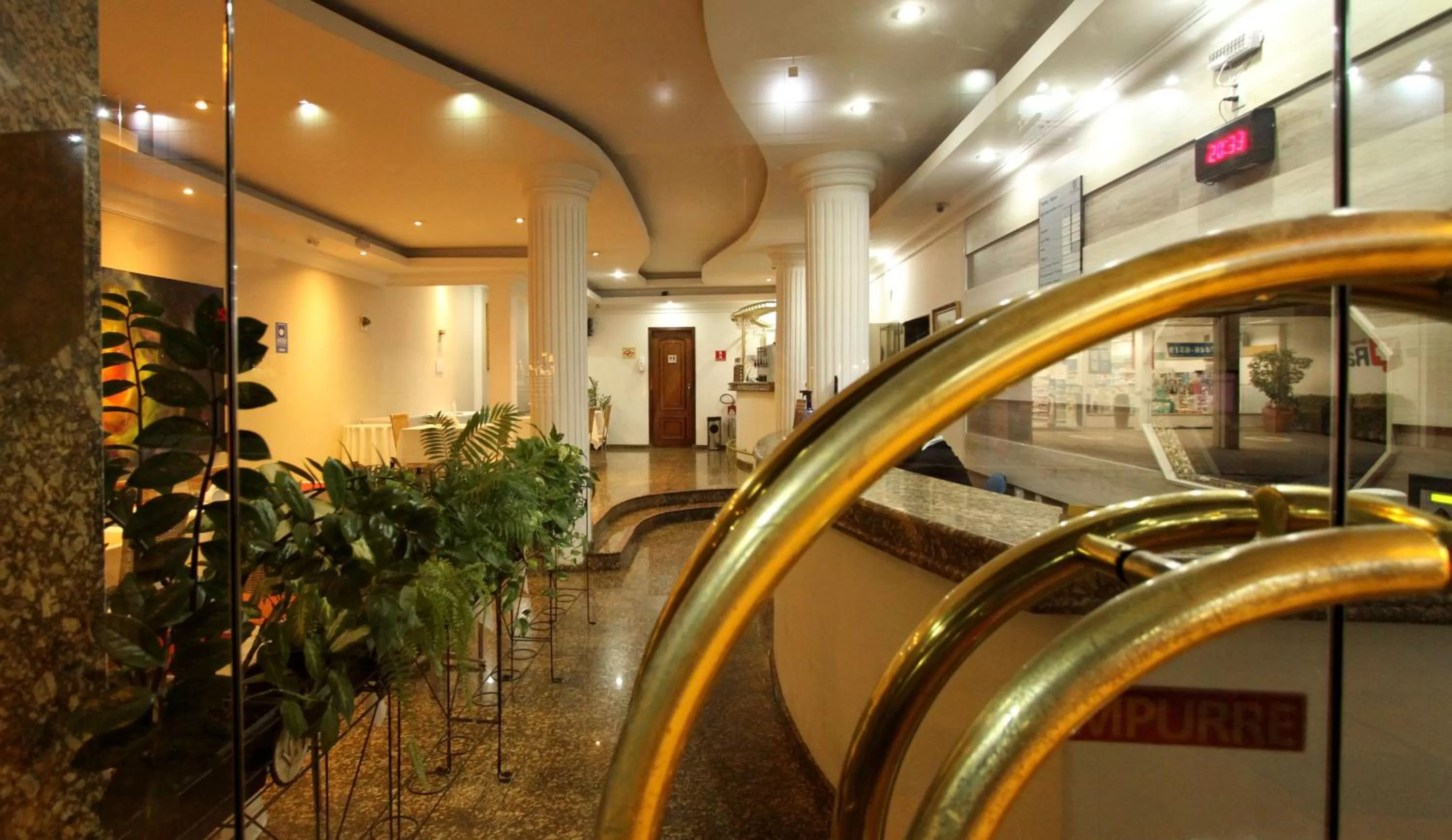 Lobby or reception, Restaurant/Places to Eat in Gran Chevalier Hotel