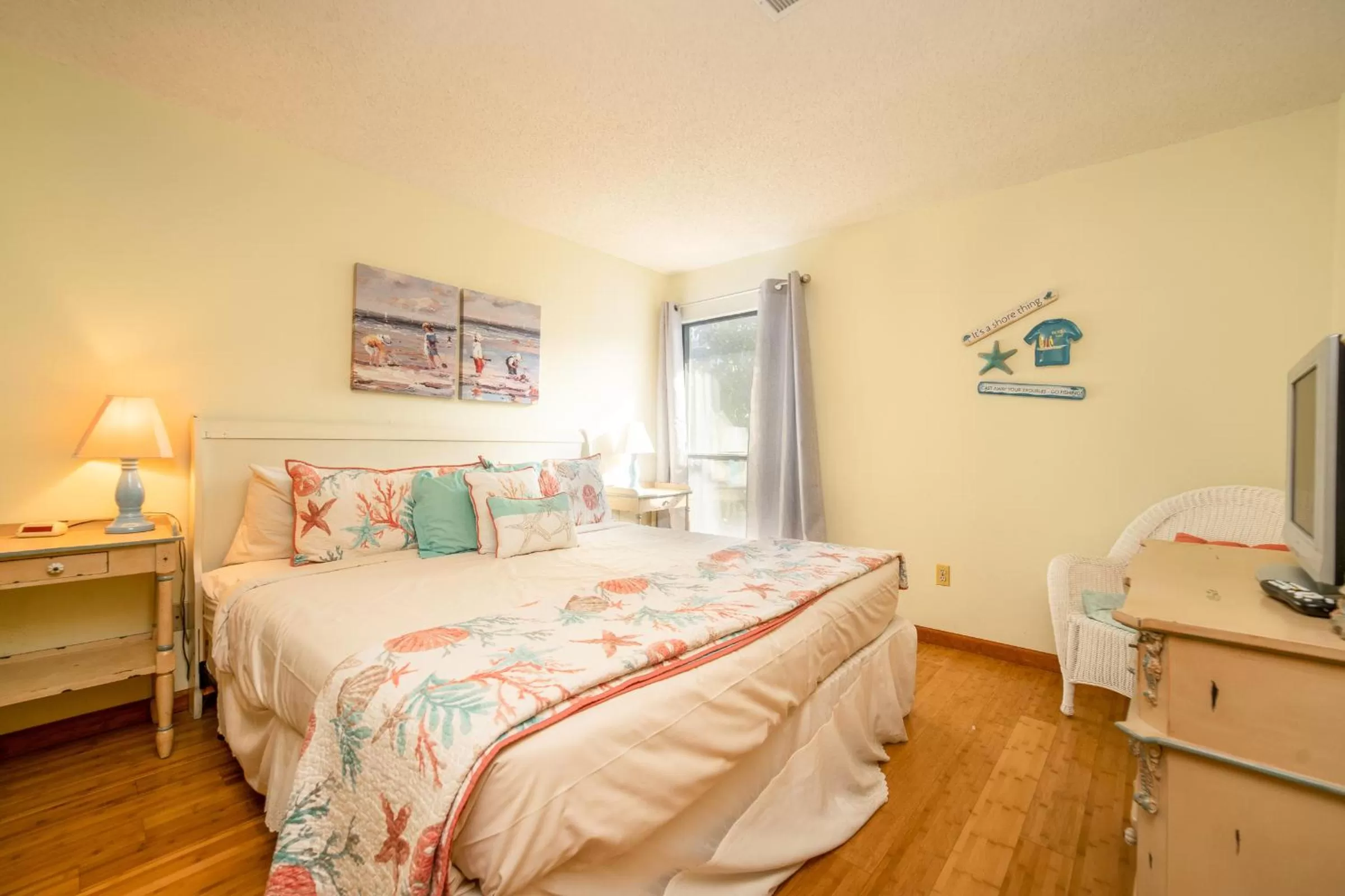 Bed in Pointe Royale Golf Resort