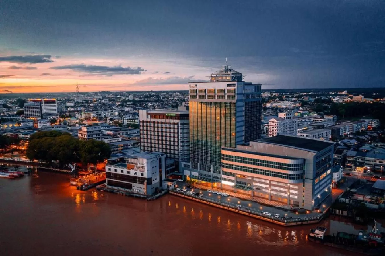 Property building in Kingwood Hotel Sibu