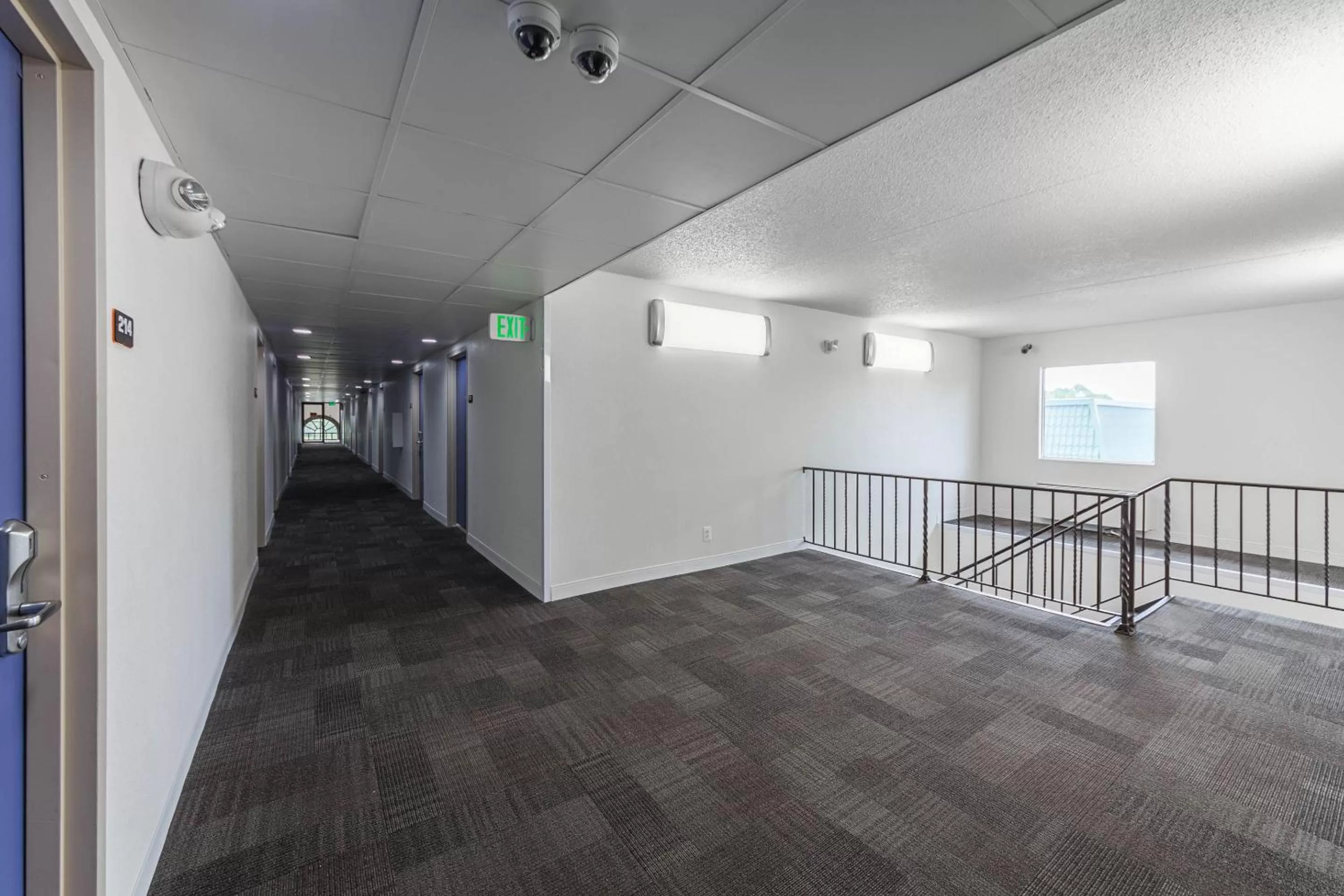 Area and facilities in Motel 6-Warminster, PA