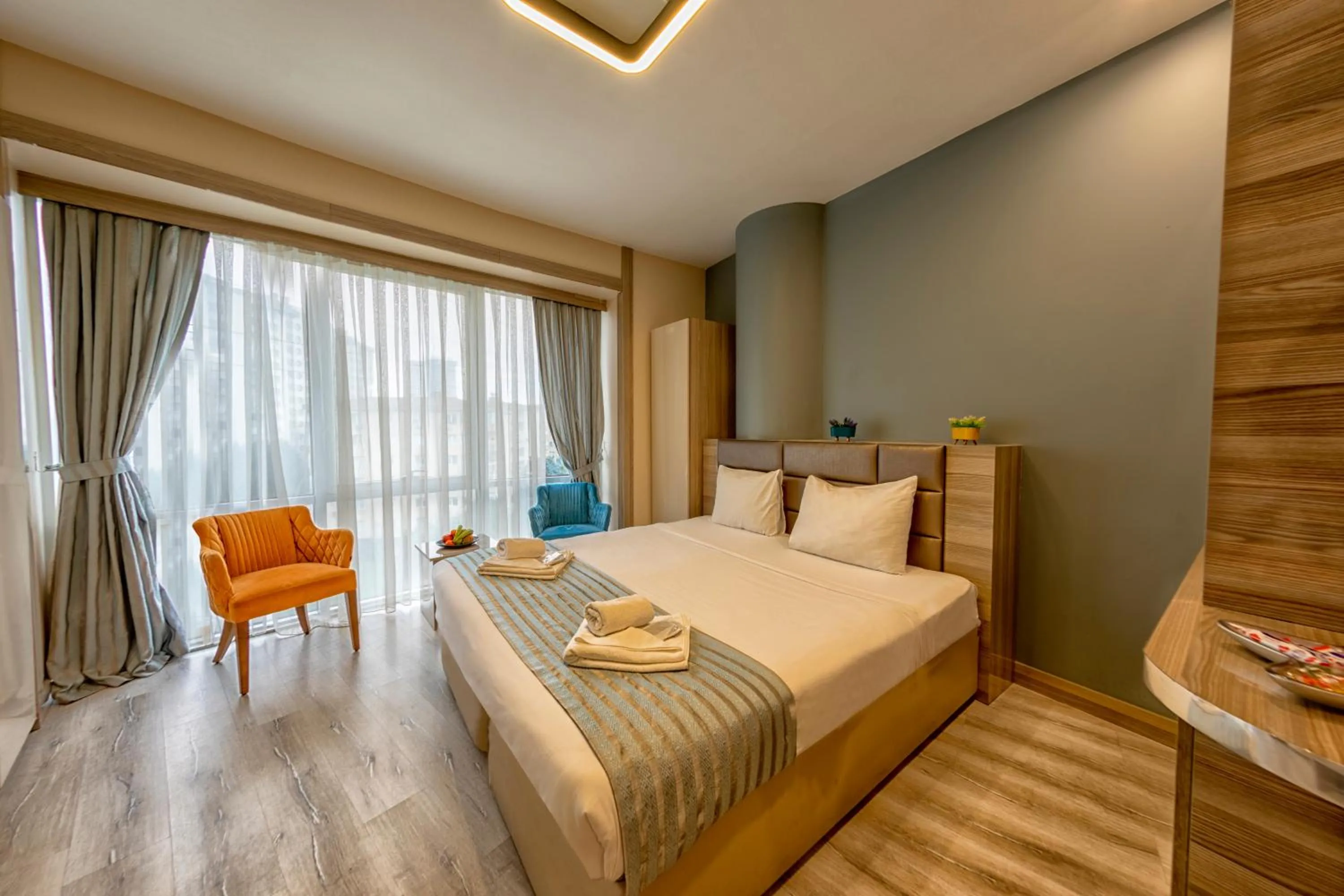 Bed in My House N5 Suites Hotel