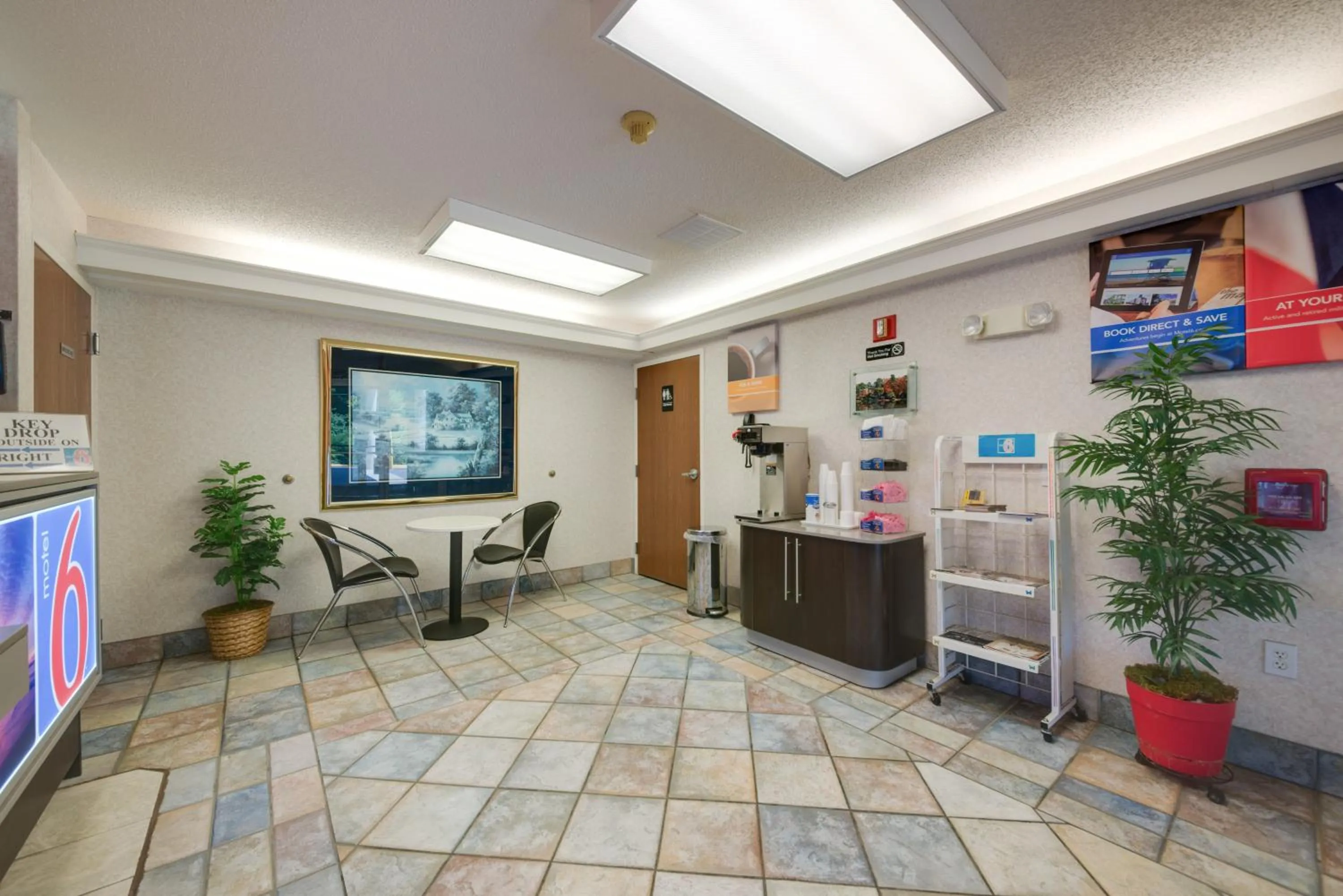 Lobby or reception in Motel 6-Statesville, NC