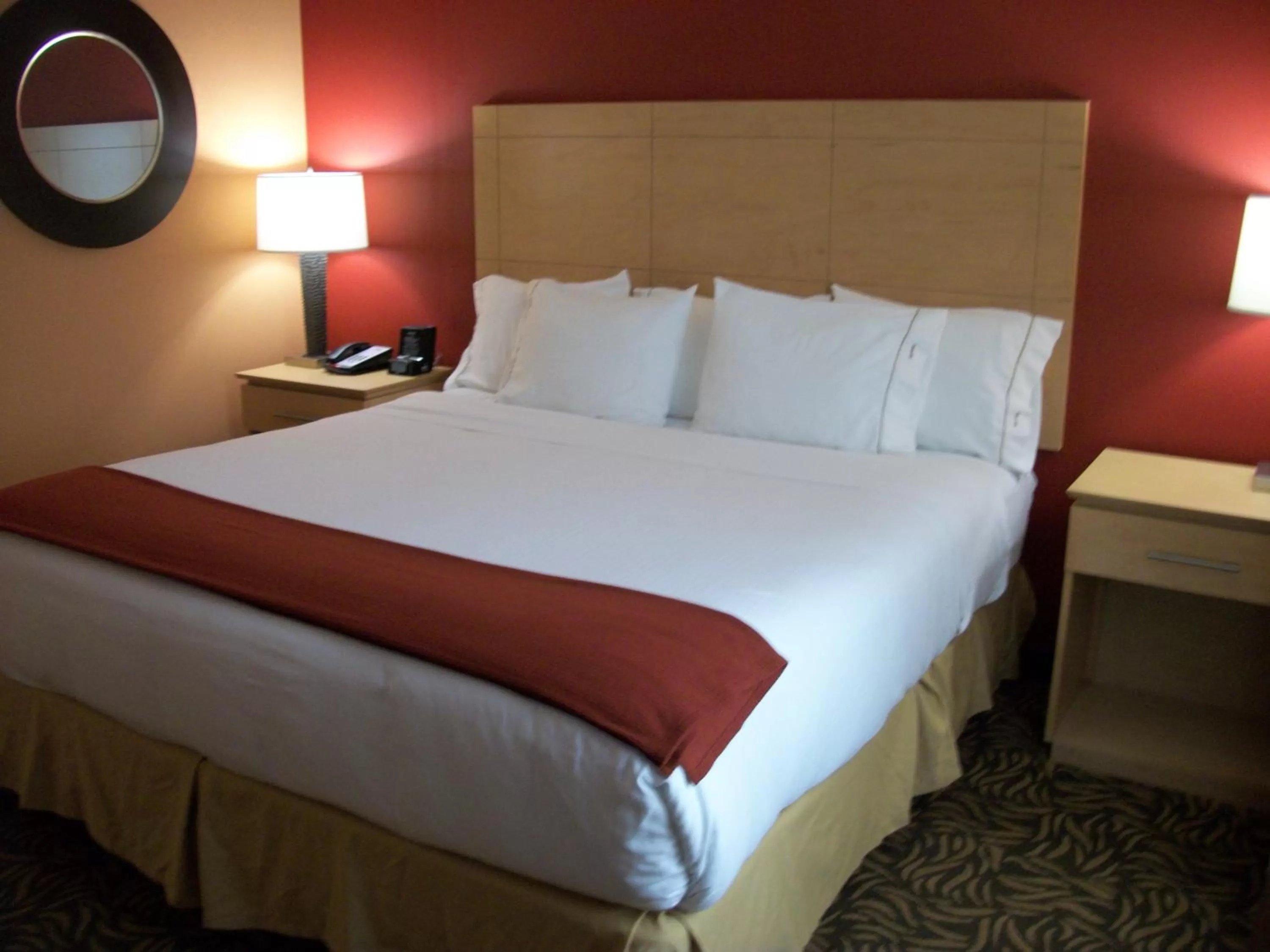 Photo of the whole room, Bed in Holiday Inn Express - Cortland by IHG