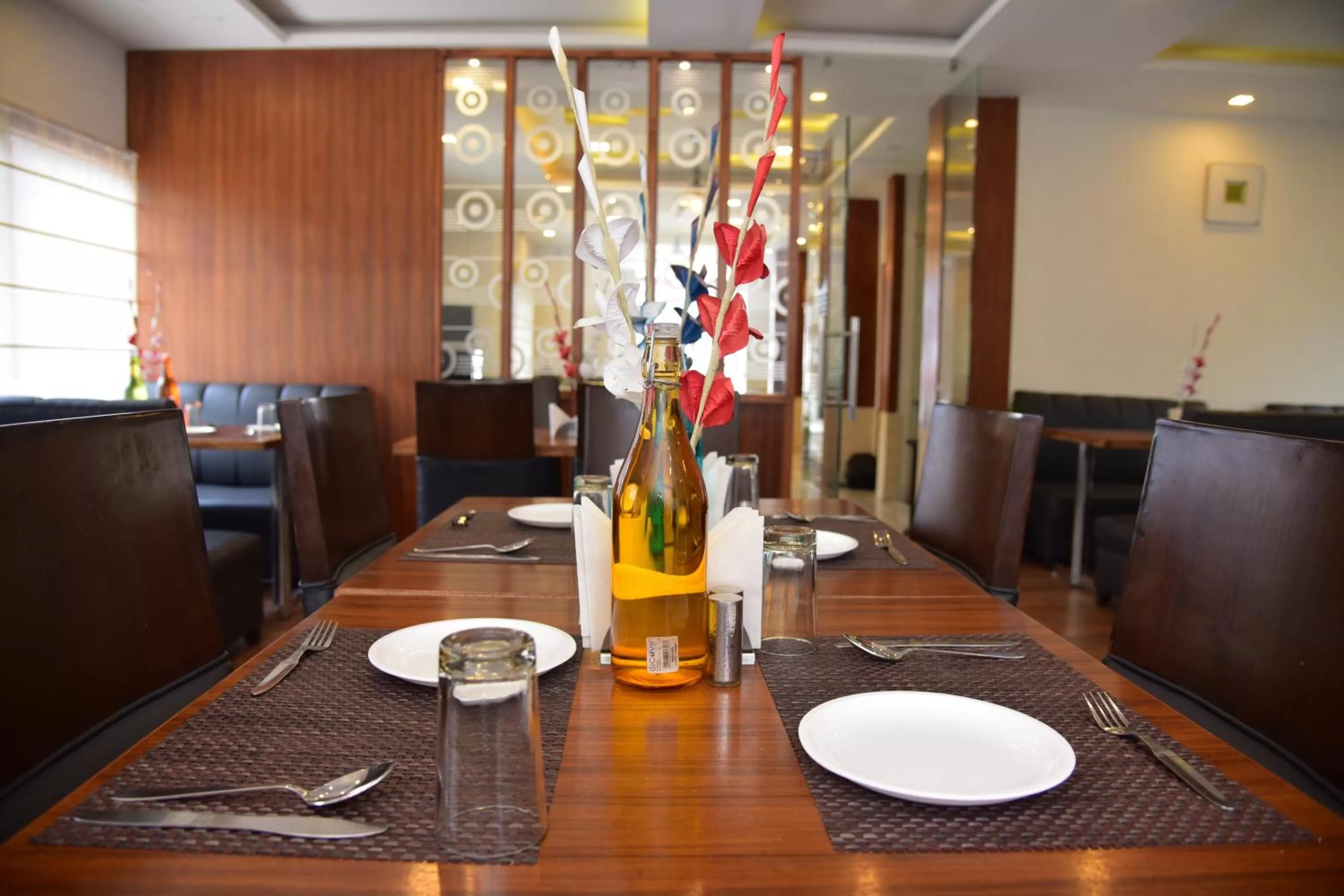 Restaurant/Places to Eat in Hotel Ambika Resort Manali