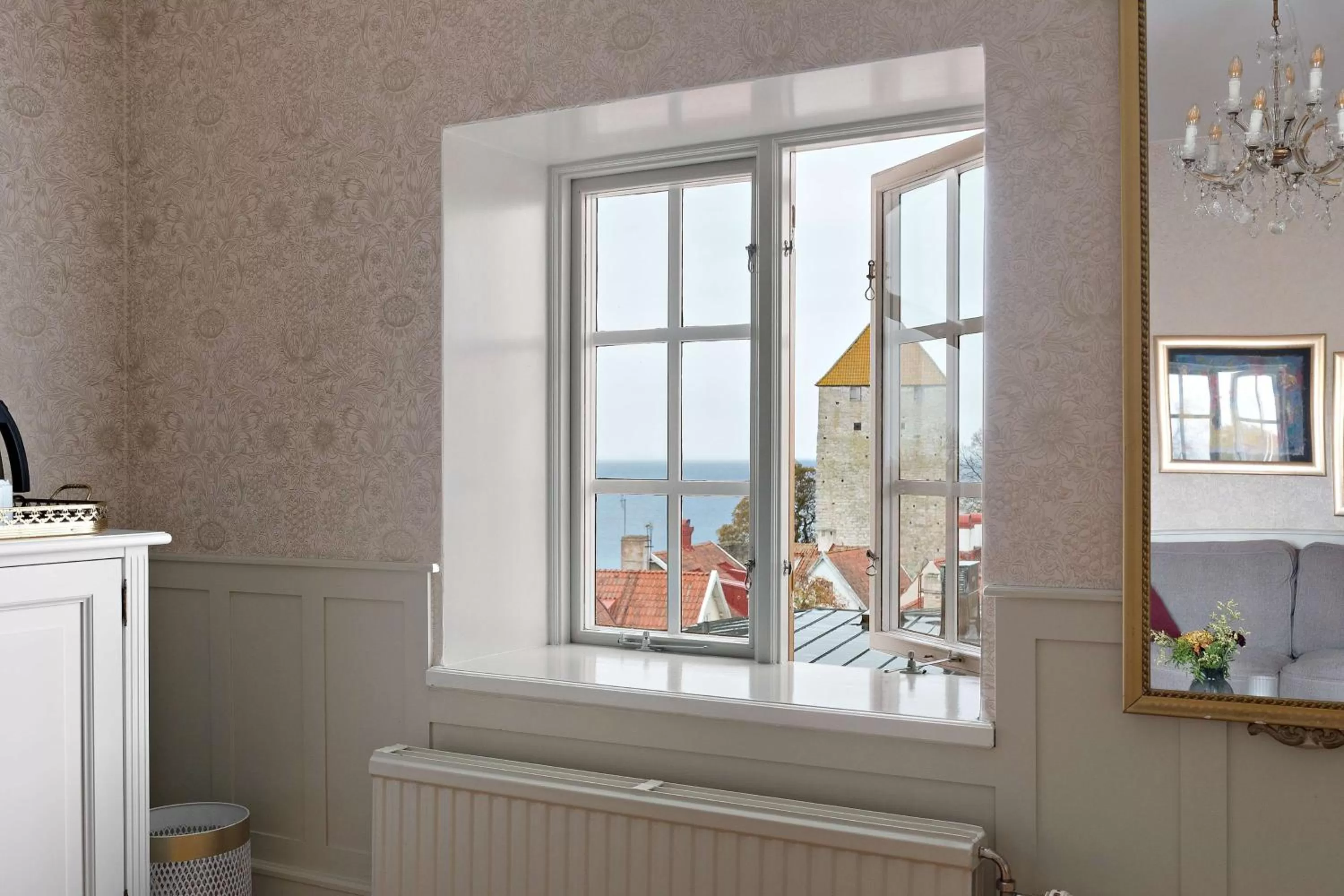 Photo of the whole room in Best Western Strand Hotel