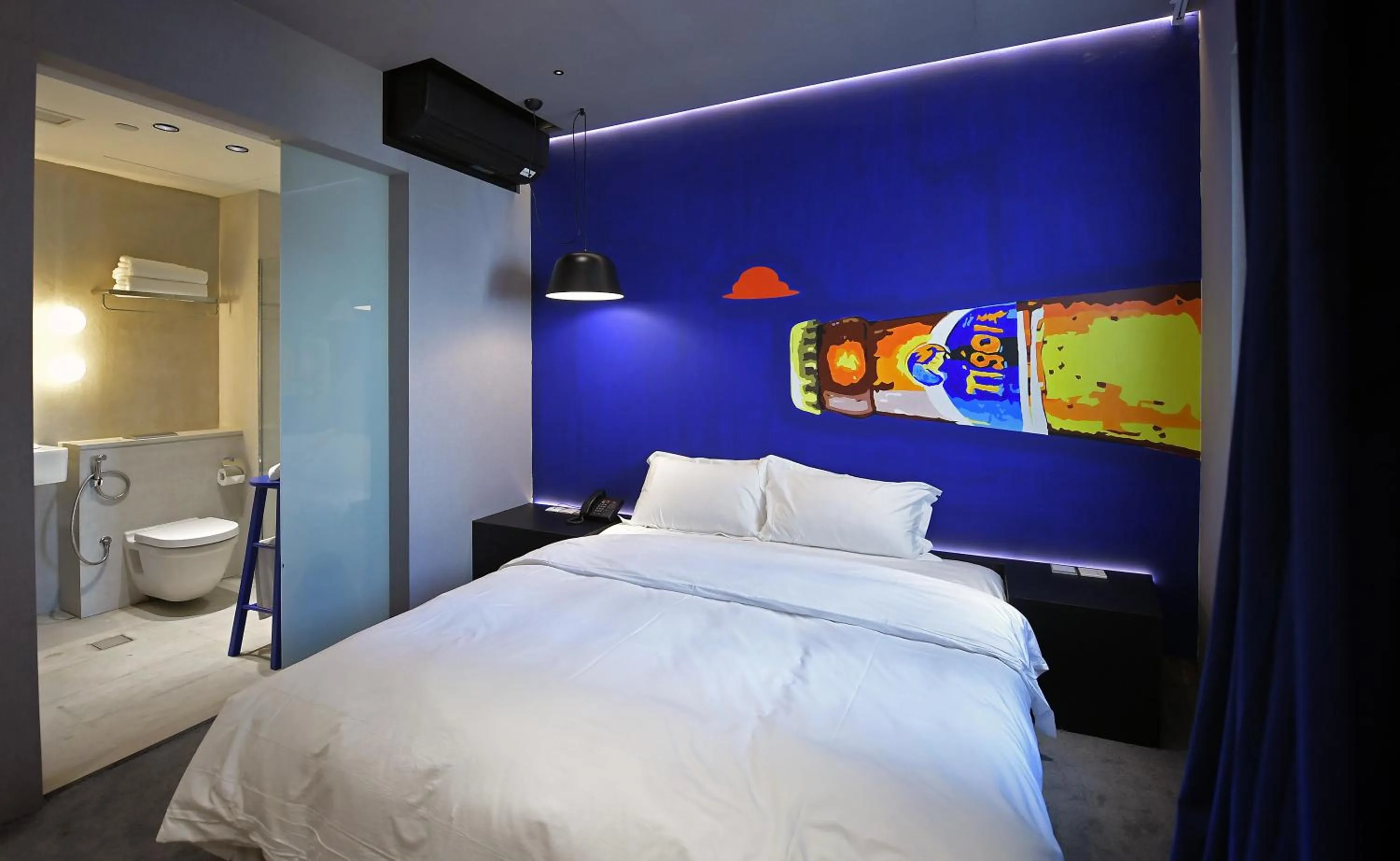 Garden view, Bed in Hi Hotel