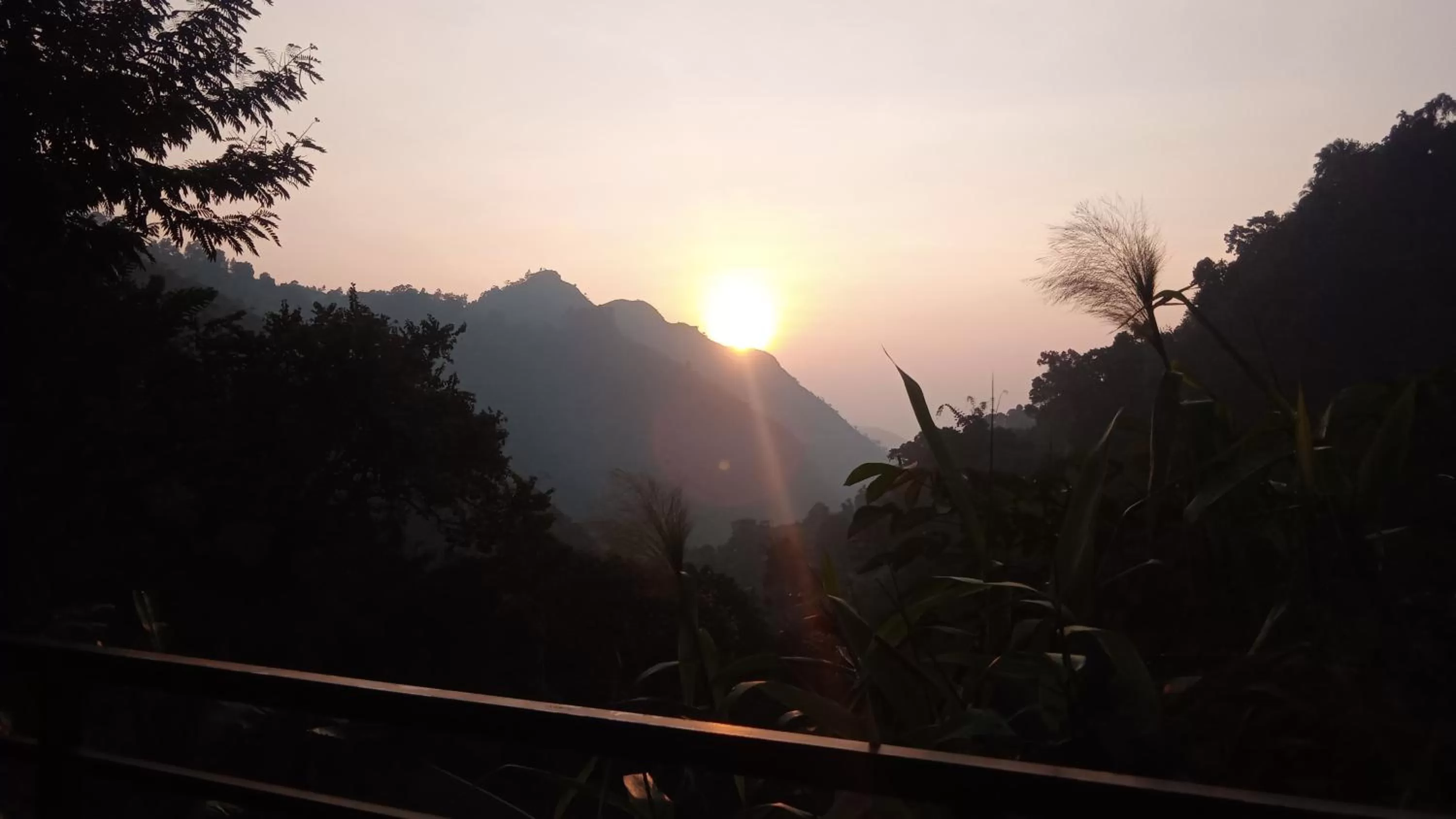 Sunrise/Sunset in Ella Lucky Panoramic