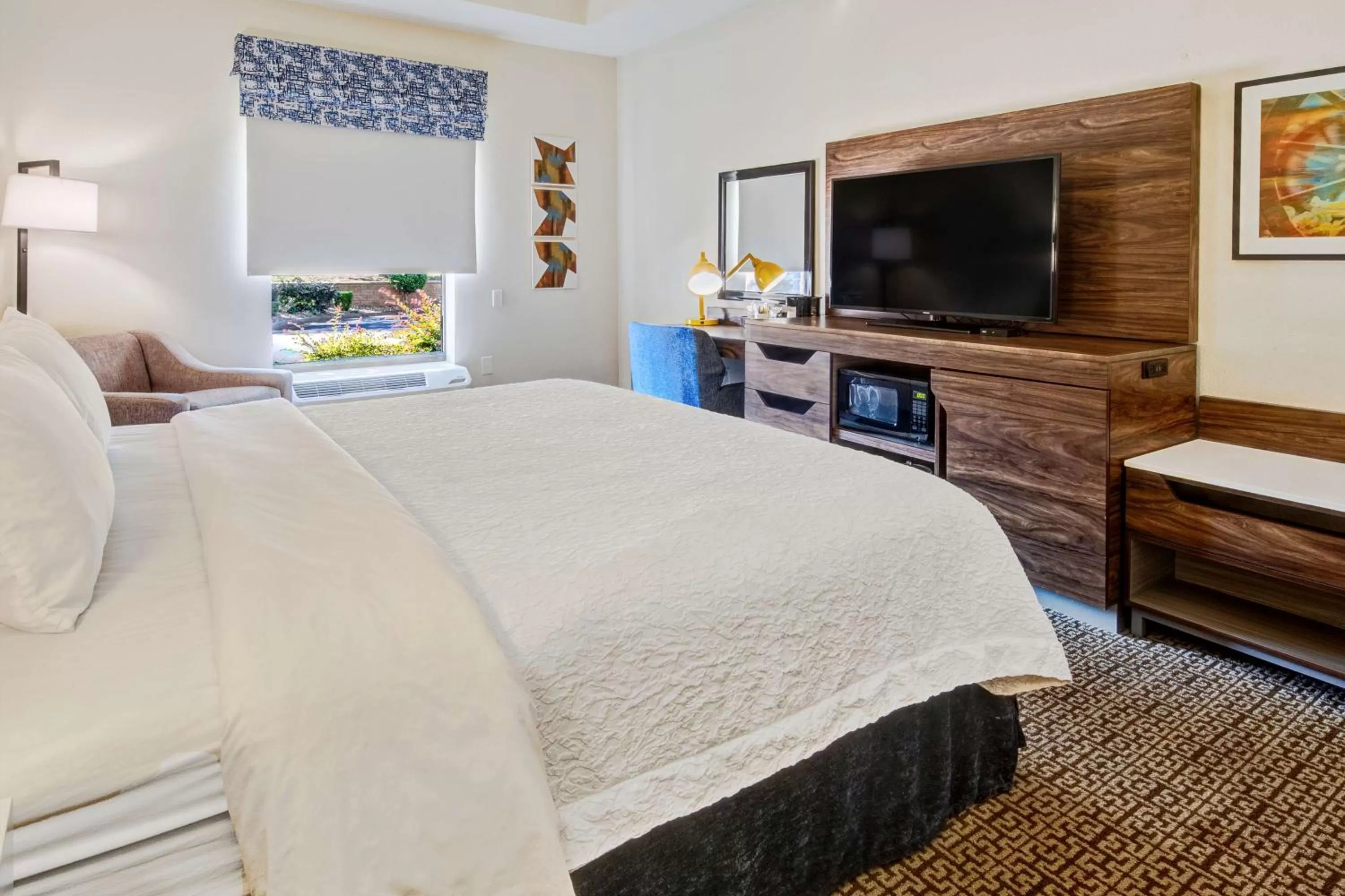 Bedroom, Bed in Hampton Inn Van Buren