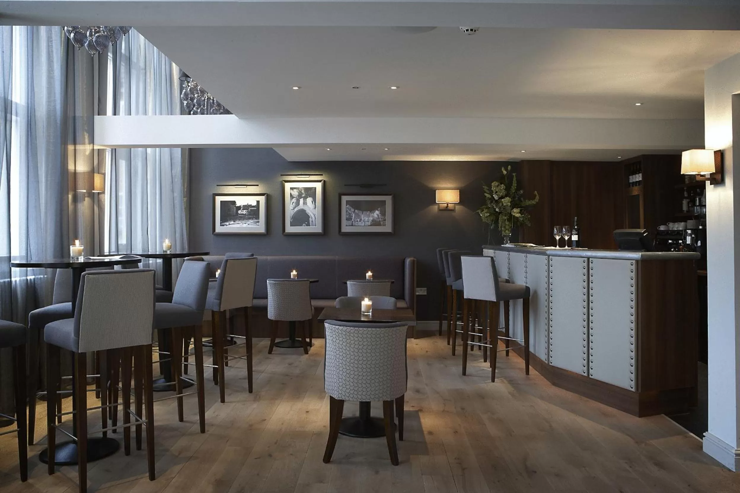 Lounge or bar in Castle Hotel & Apartments