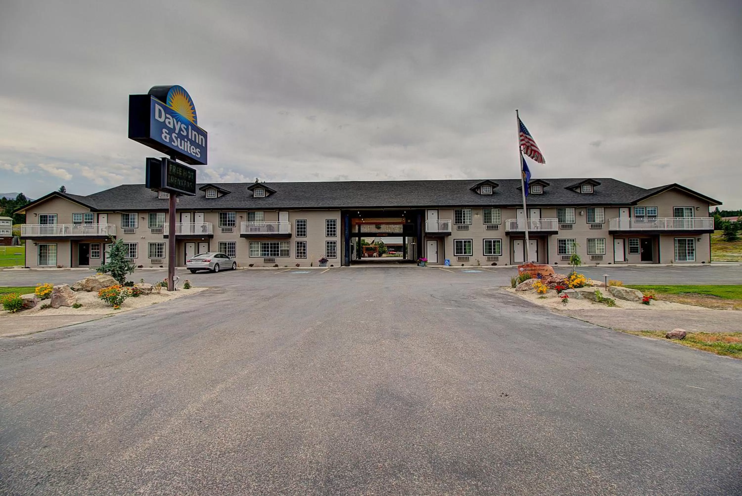 Property building in Days Inn & Suites by Wyndham Lolo