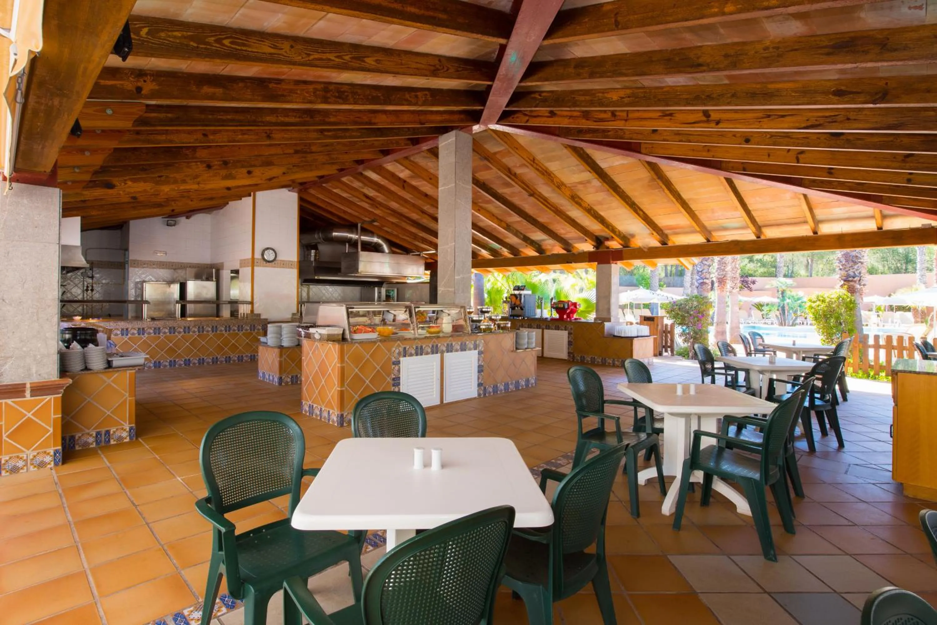 Restaurant/places to eat in Hotel Cala Romántica