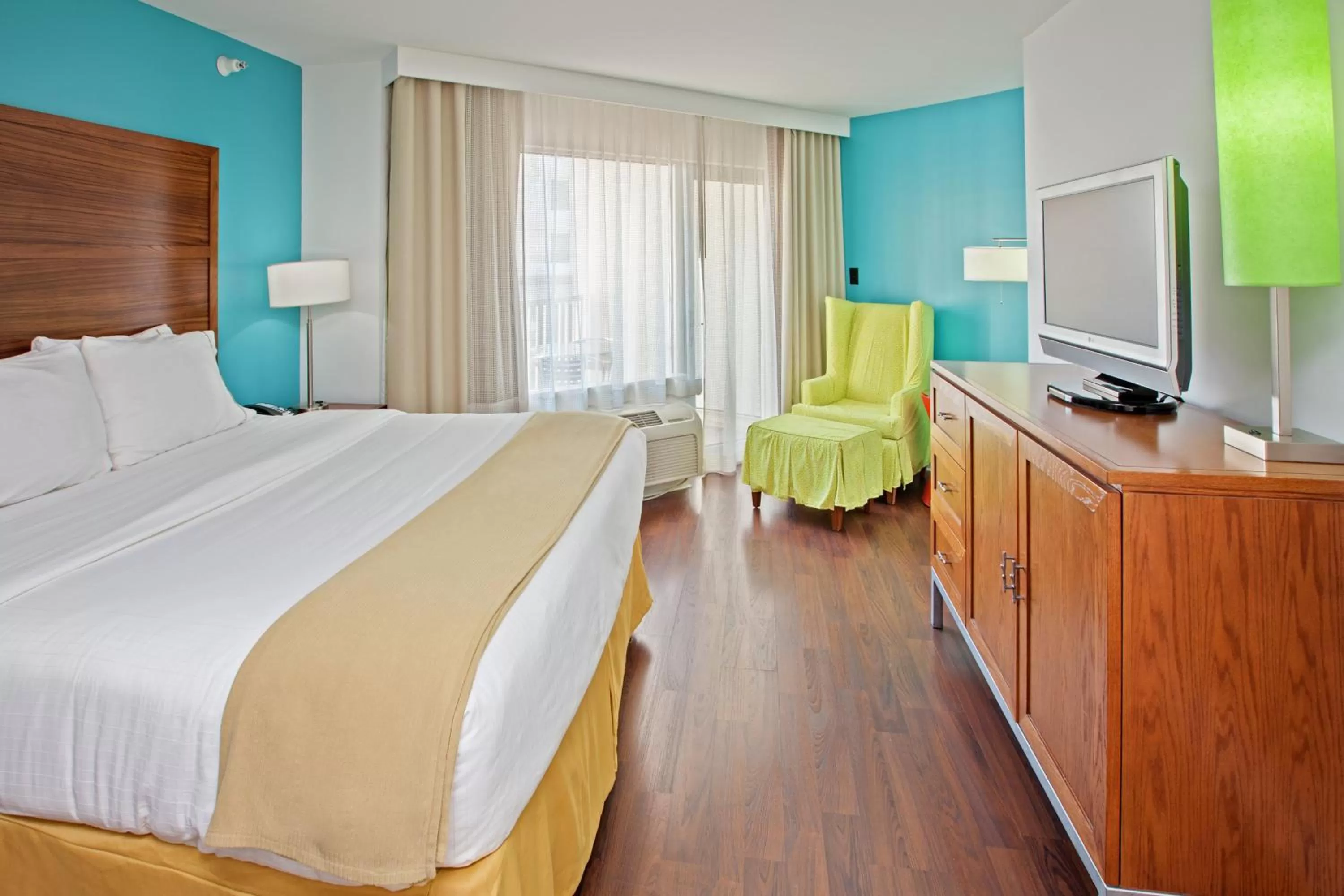 Photo of the whole room, Bed in Holiday Inn Express Indianapolis - Fishers by IHG