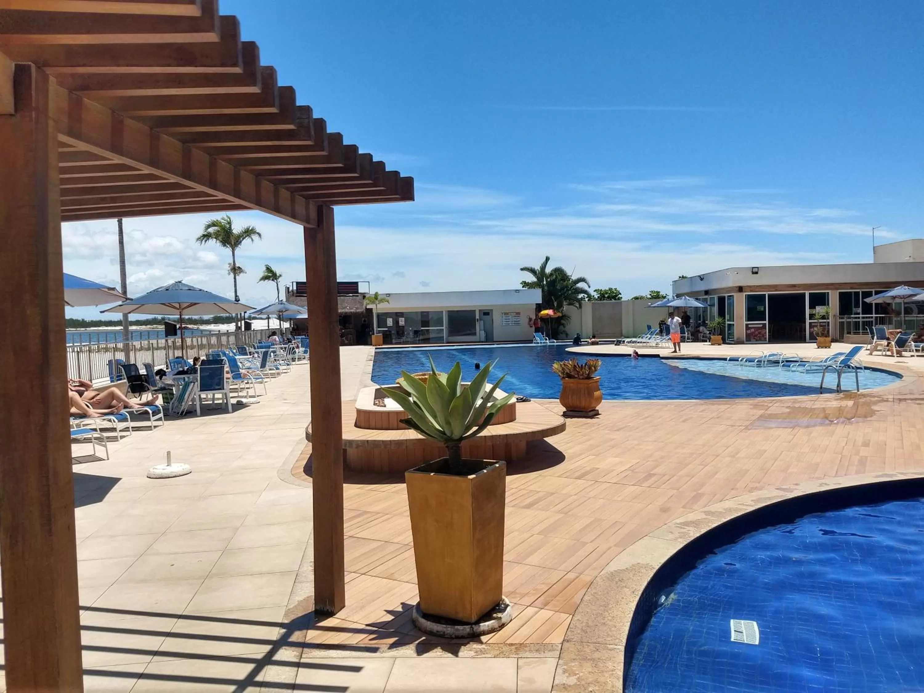 Natural landscape in Apartamento no Golden Lake - pé na areia, agua de côco e cervejinha