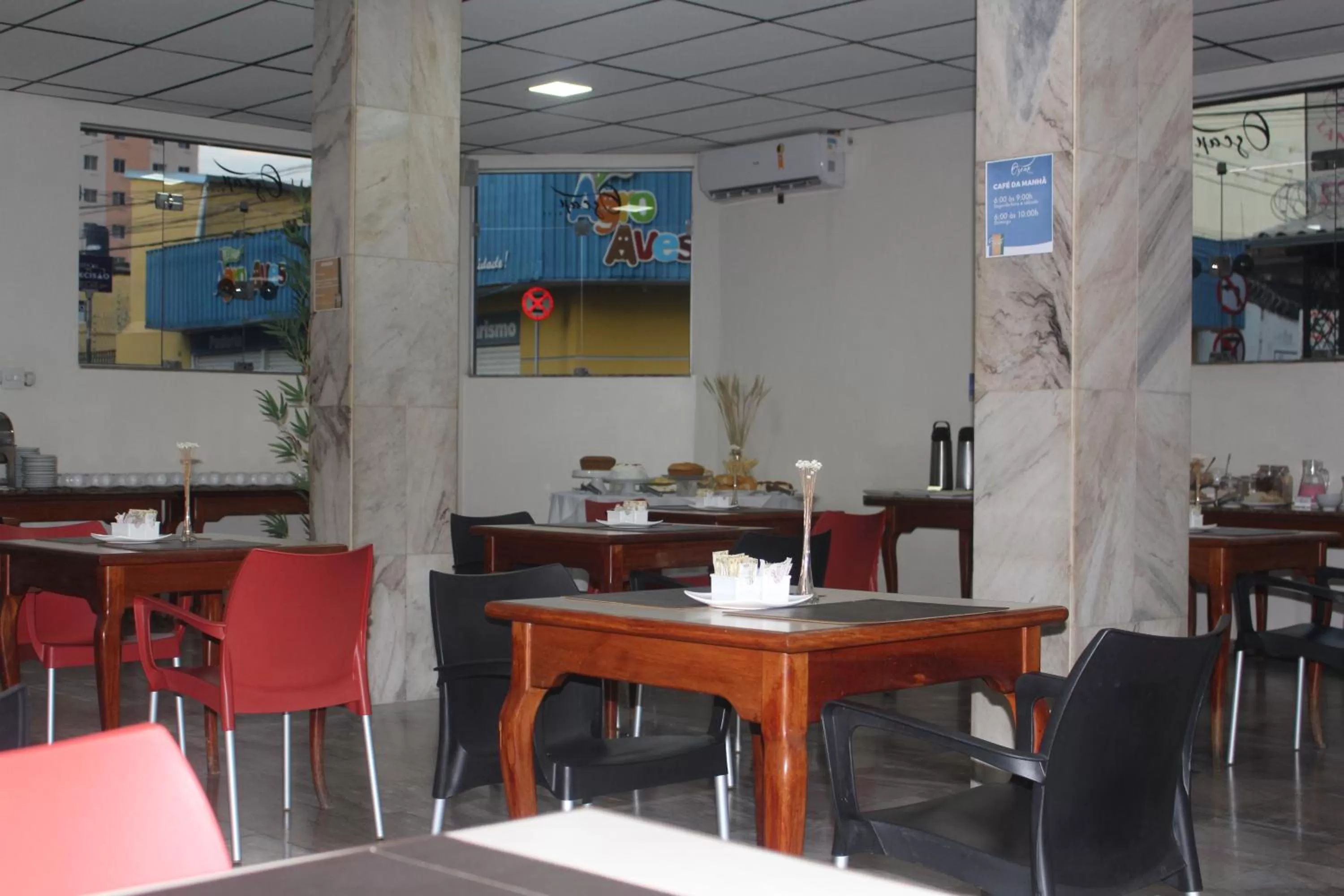 Restaurant/Places to Eat in Hotel Oscar Blue Montes Claros
