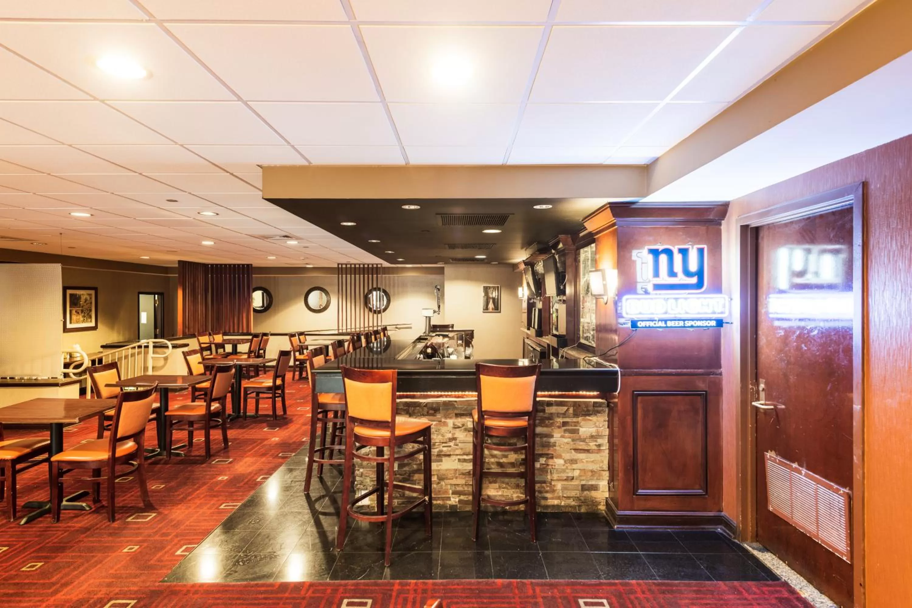 Restaurant/places to eat in Crowne Plaza Newark Airport by IHG