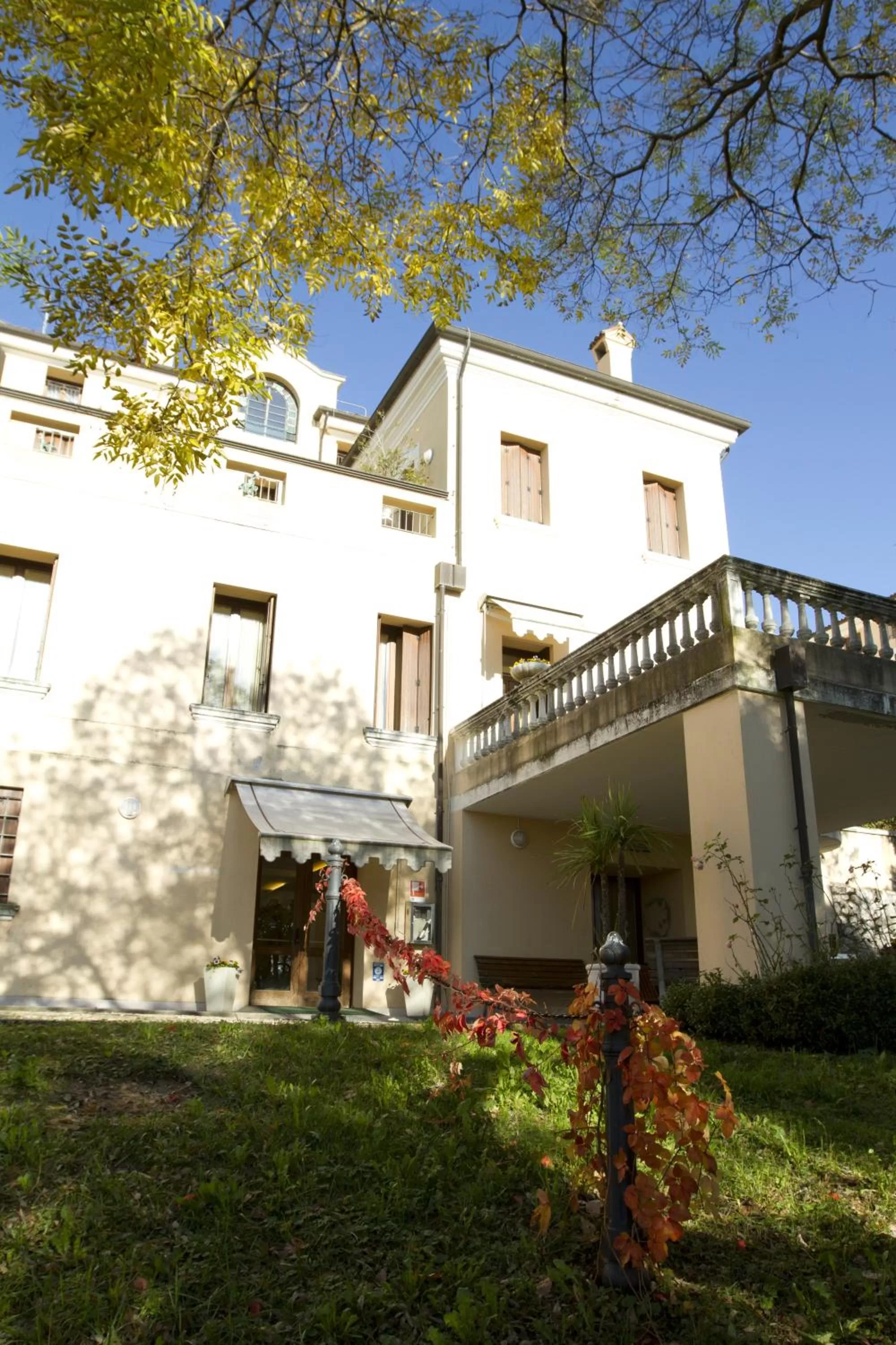Facade/entrance in Villa Scalabrini