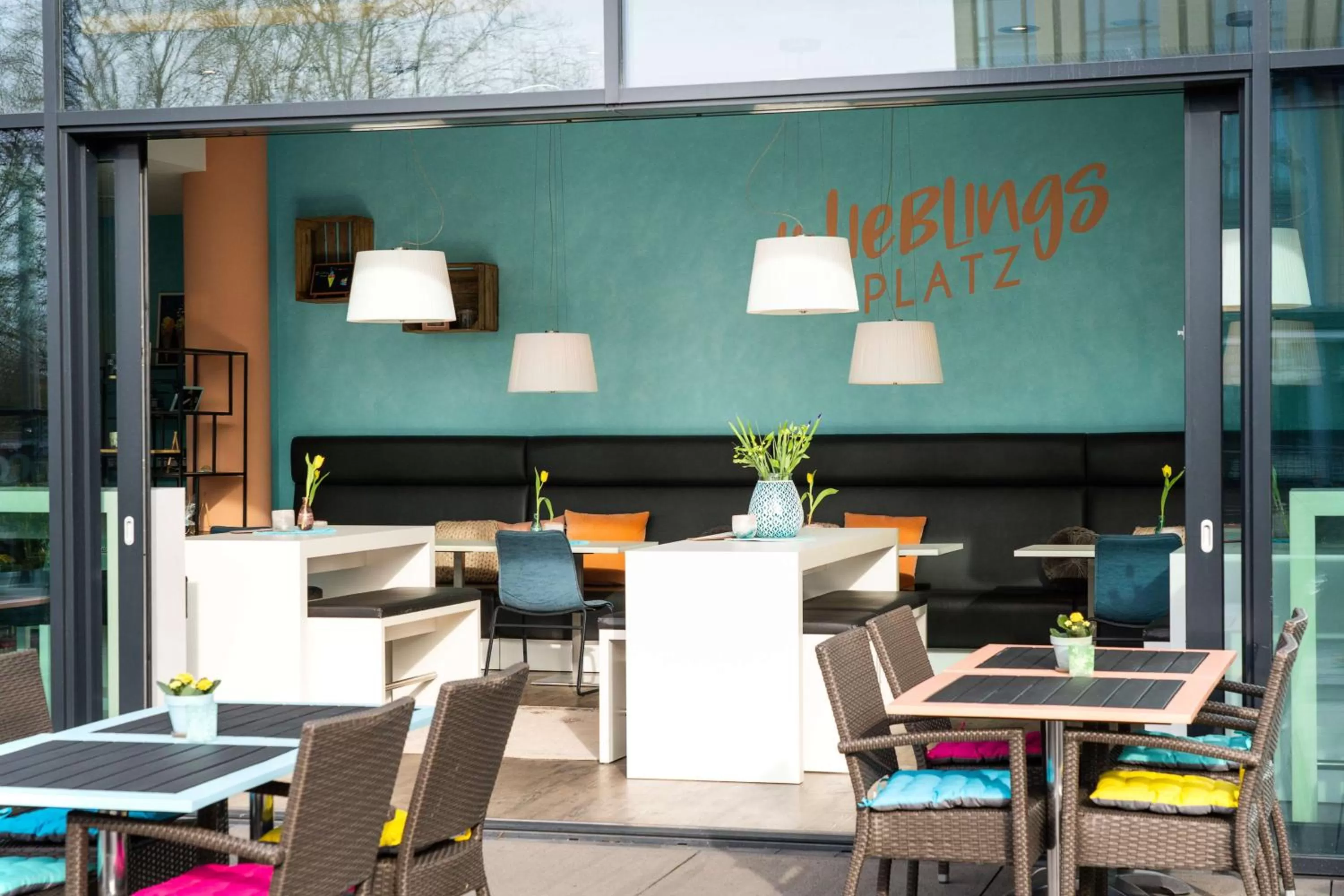 Restaurant/places to eat in elaya hotel kleve