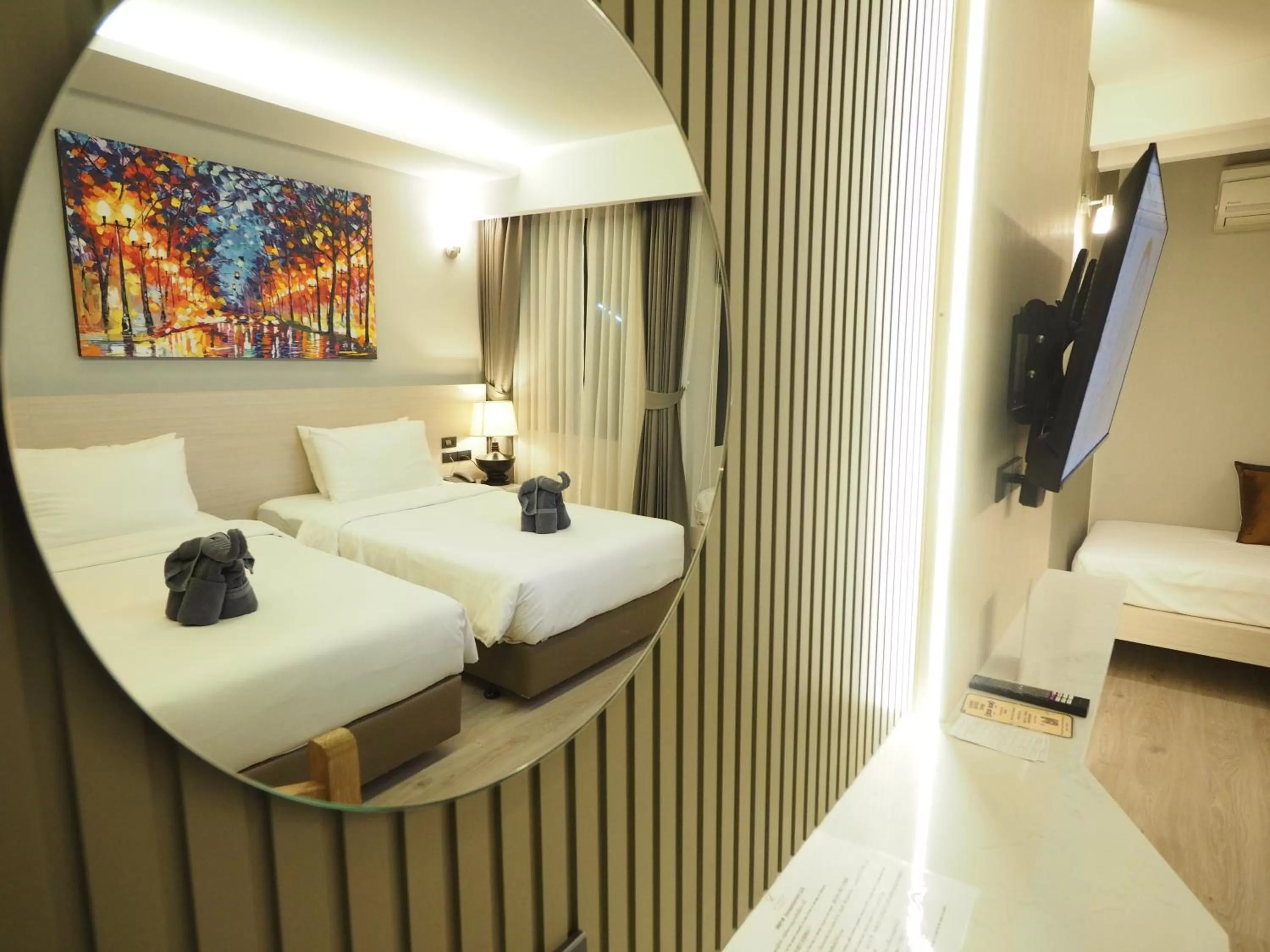 Bed in Le Naview @Prasingh