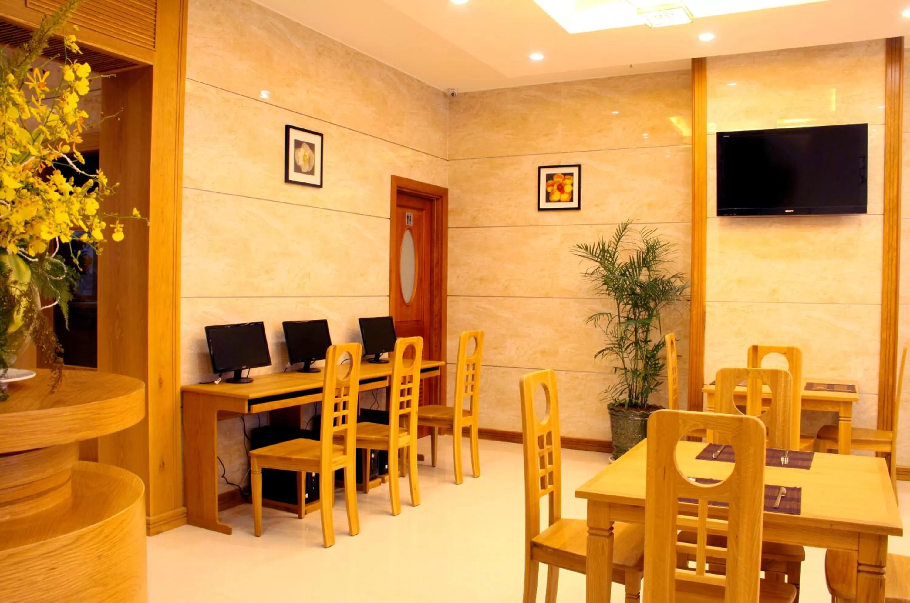 Restaurant/places to eat in Gia Vien Hotel